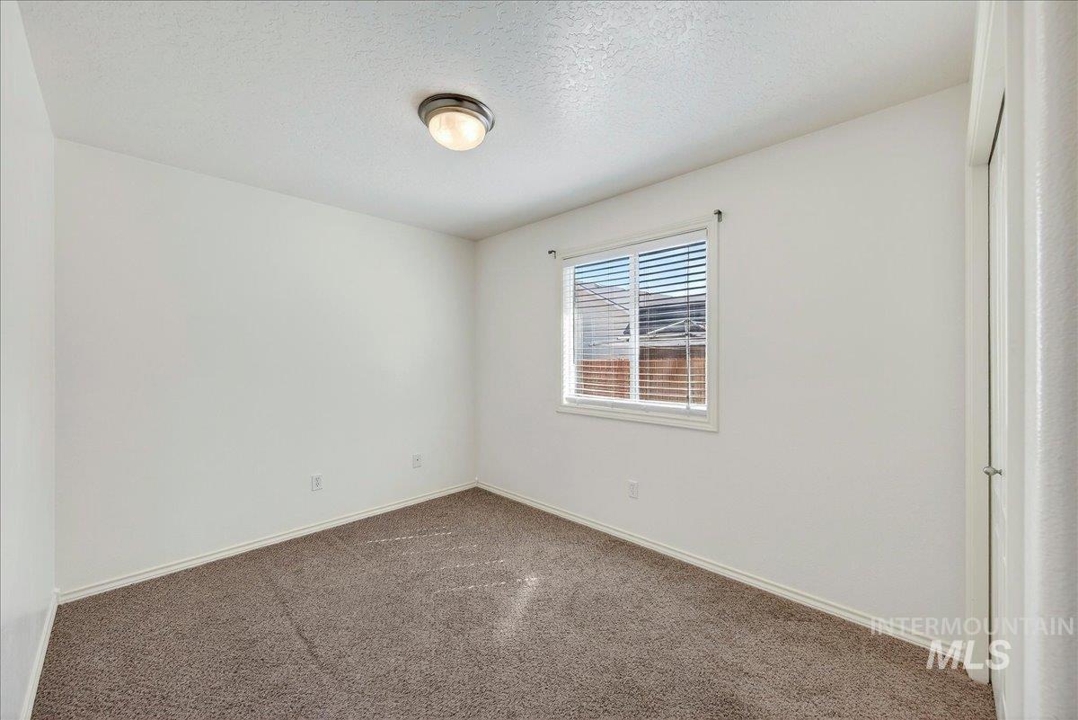 2558 N Rough Stone, Meridian, Idaho 83646, 4 Bedrooms, 2 Bathrooms, Residential For Sale, Price $485,000,MLS 98978944