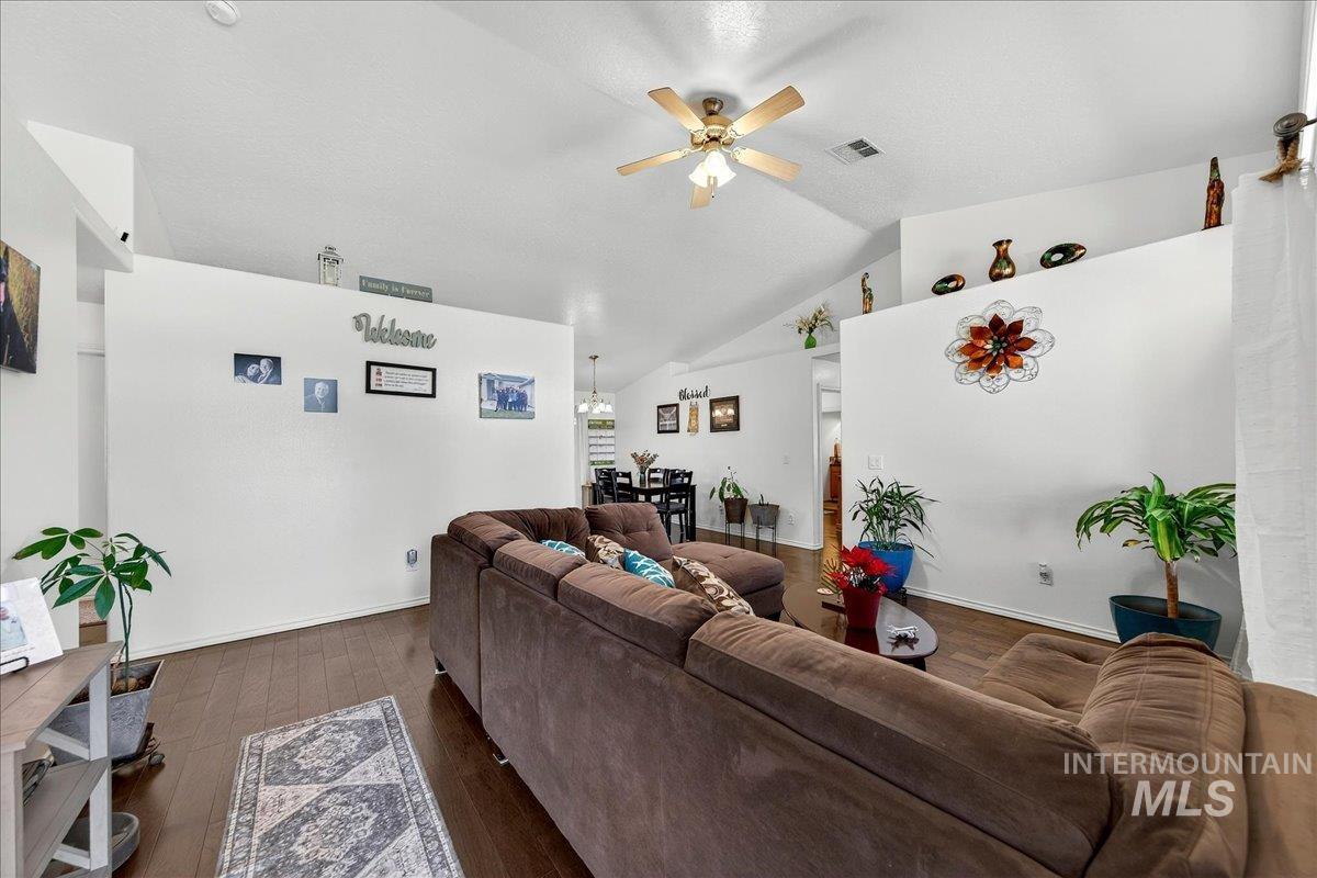 2558 N Rough Stone, Meridian, Idaho 83646, 4 Bedrooms, 2 Bathrooms, Residential For Sale, Price $485,000,MLS 98978944