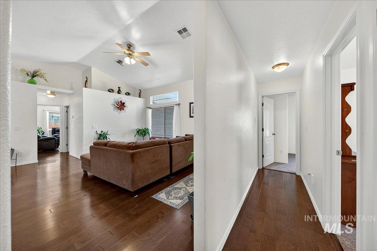 2558 N Rough Stone, Meridian, Idaho 83646, 4 Bedrooms, 2 Bathrooms, Residential For Sale, Price $485,000,MLS 98978944