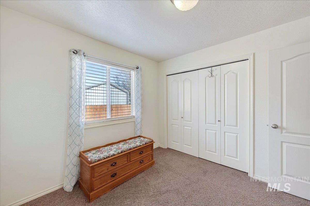 2558 N Rough Stone, Meridian, Idaho 83646, 4 Bedrooms, 2 Bathrooms, Residential For Sale, Price $485,000,MLS 98978944