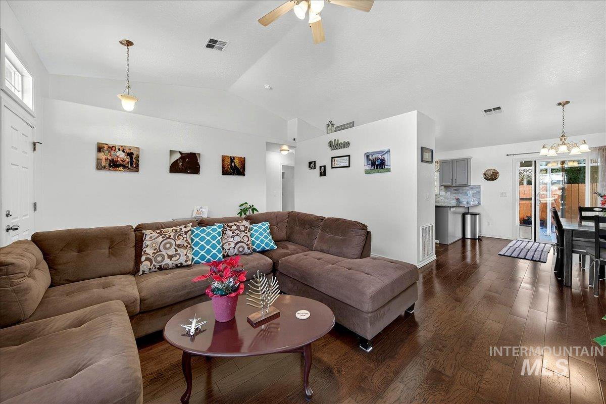 2558 N Rough Stone, Meridian, Idaho 83646, 4 Bedrooms, 2 Bathrooms, Residential For Sale, Price $485,000,MLS 98978944