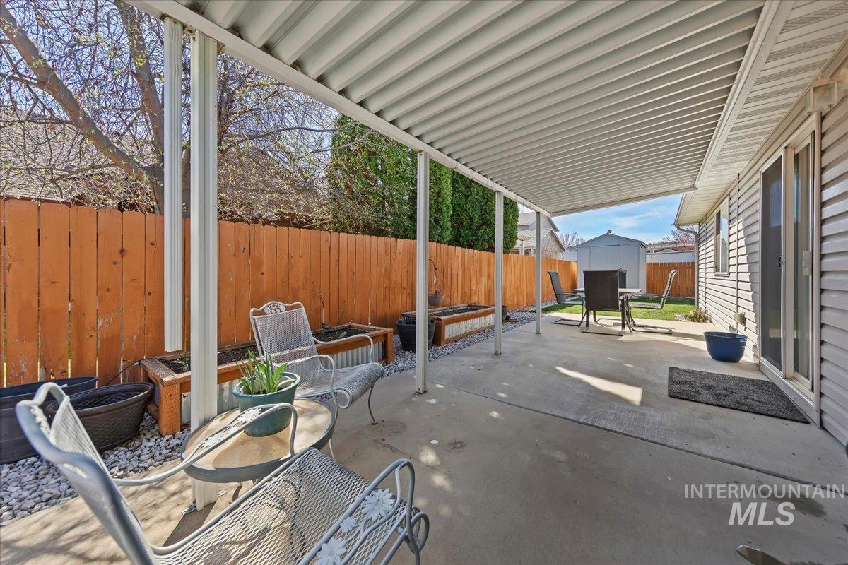 2558 N Rough Stone, Meridian, Idaho 83646, 4 Bedrooms, 2 Bathrooms, Residential For Sale, Price $485,000,MLS 98978944