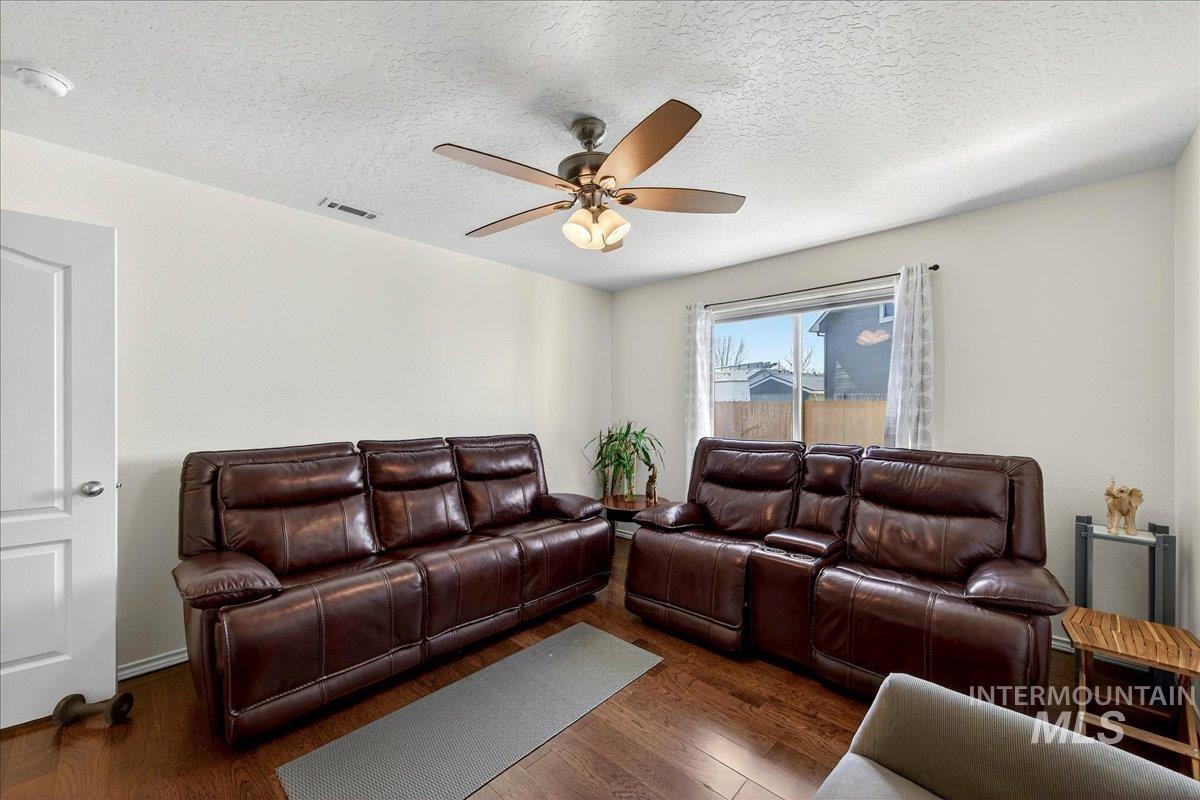 2558 N Rough Stone, Meridian, Idaho 83646, 4 Bedrooms, 2 Bathrooms, Residential For Sale, Price $485,000,MLS 98978944