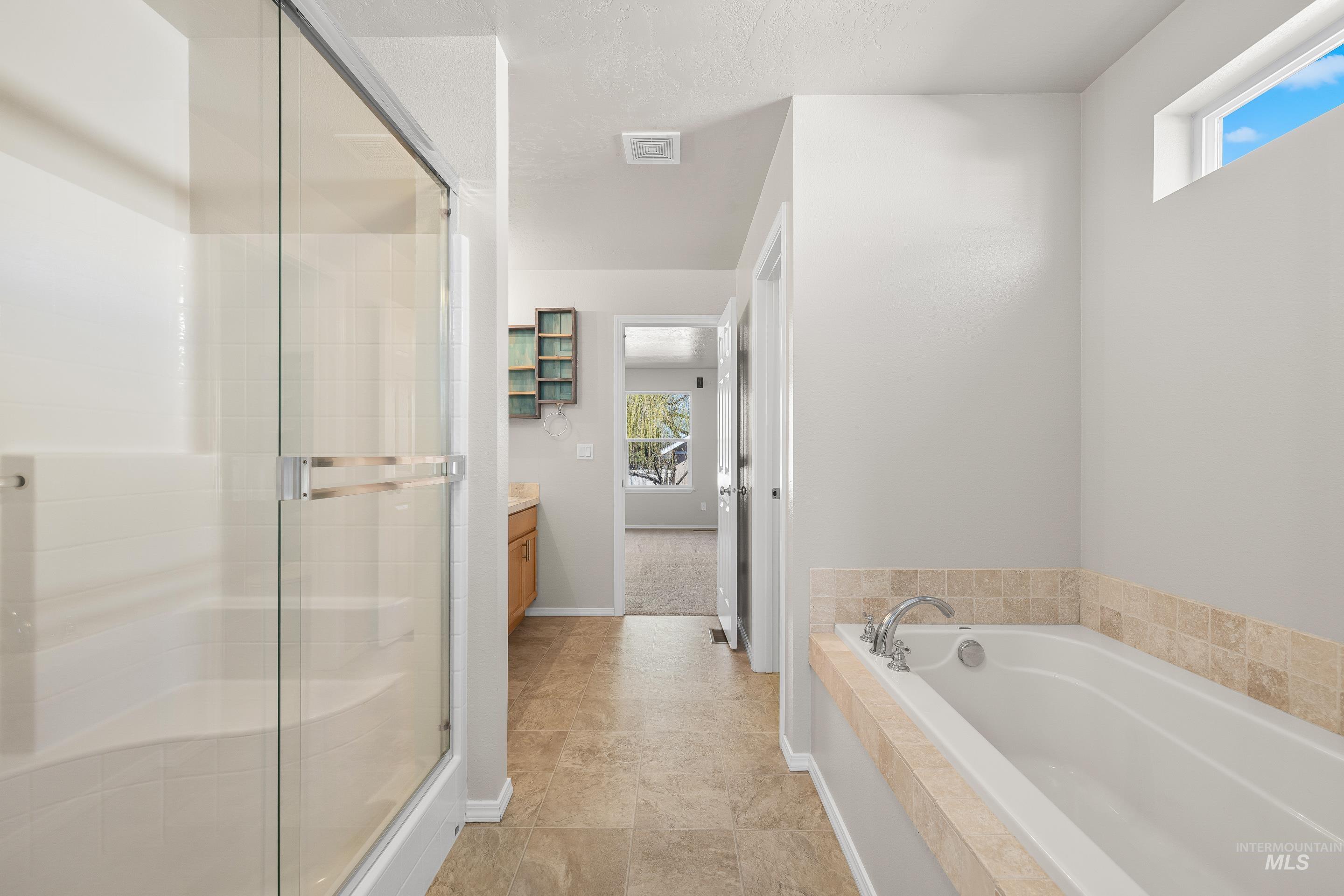 2718 Cyan Avenue, Caldwell, Idaho 83605, 4 Bedrooms, 2 Bathrooms, Residential For Sale, Price $414,900,MLS 98978948