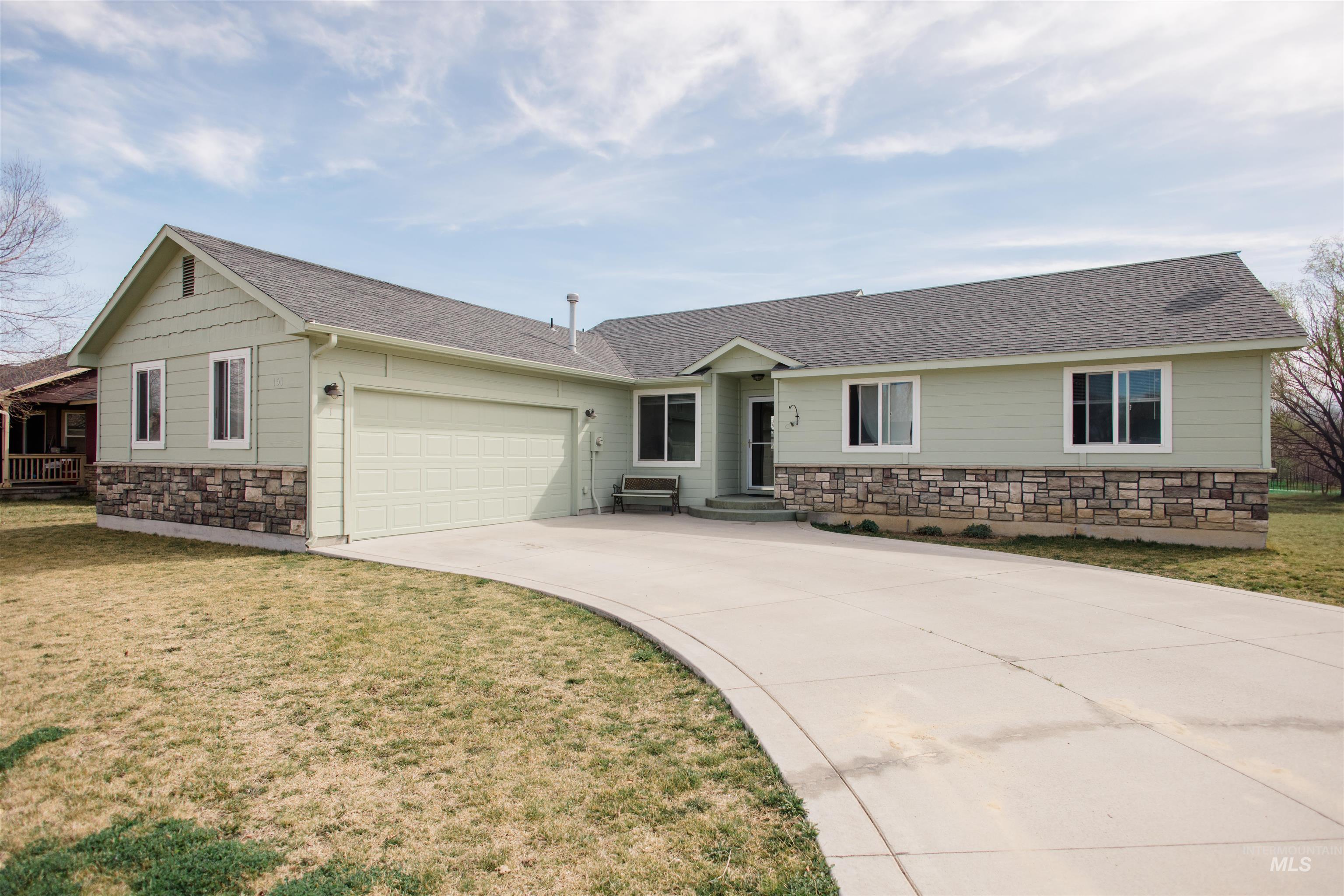 151 NE Malad Ct., Mountain Home, Idaho 83647, 3 Bedrooms, 2 Bathrooms, Residential For Sale, Price $376,000,MLS 98978951