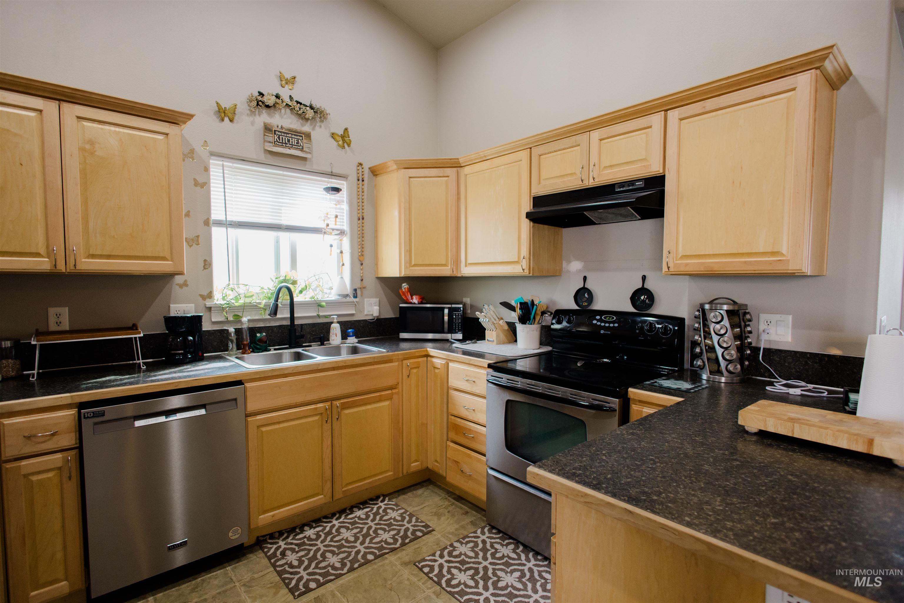 151 NE Malad Ct., Mountain Home, Idaho 83647, 3 Bedrooms, 2 Bathrooms, Residential For Sale, Price $376,000,MLS 98978951