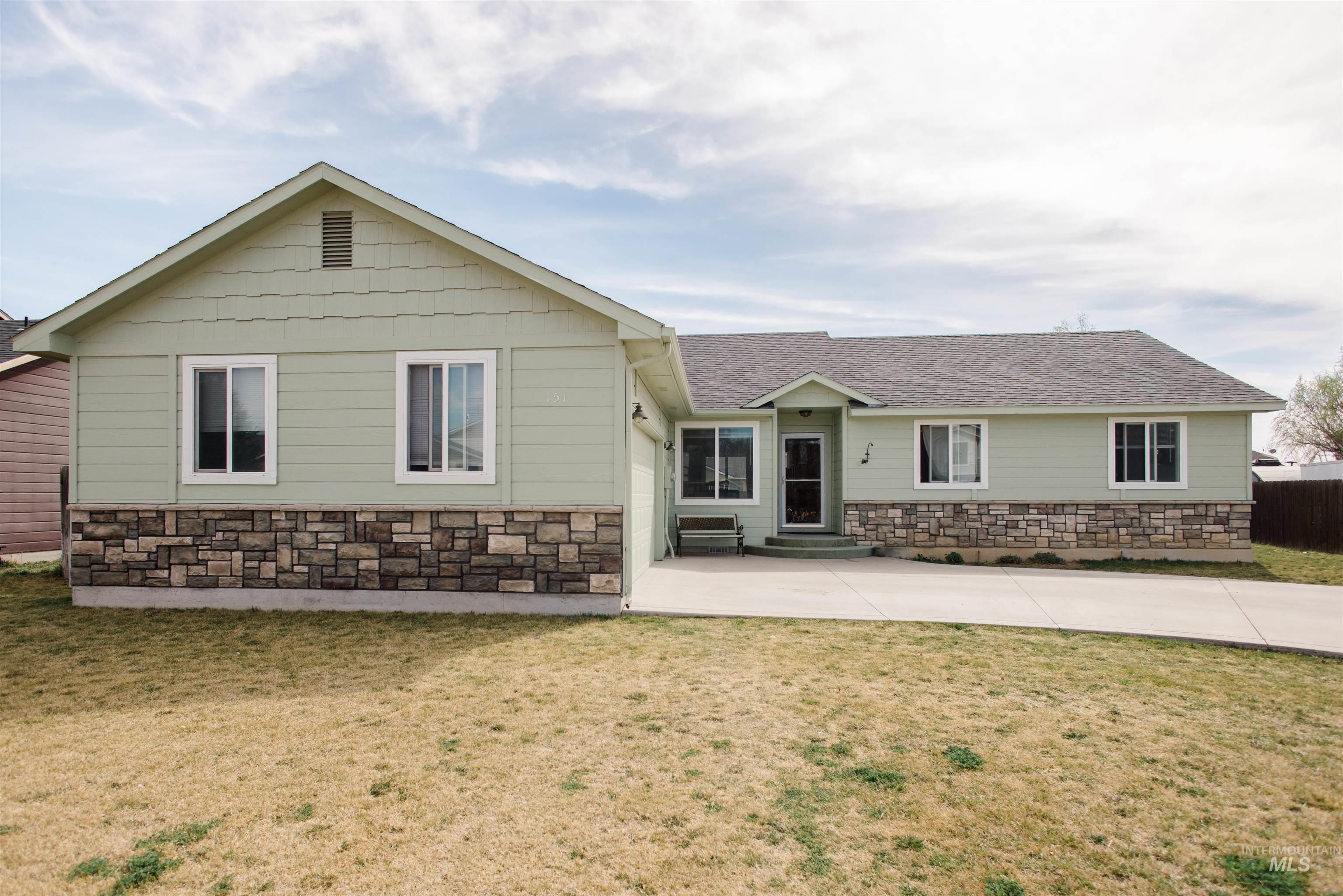151 NE Malad Ct., Mountain Home, Idaho 83647, 3 Bedrooms, 2 Bathrooms, Residential For Sale, Price $376,000,MLS 98978951