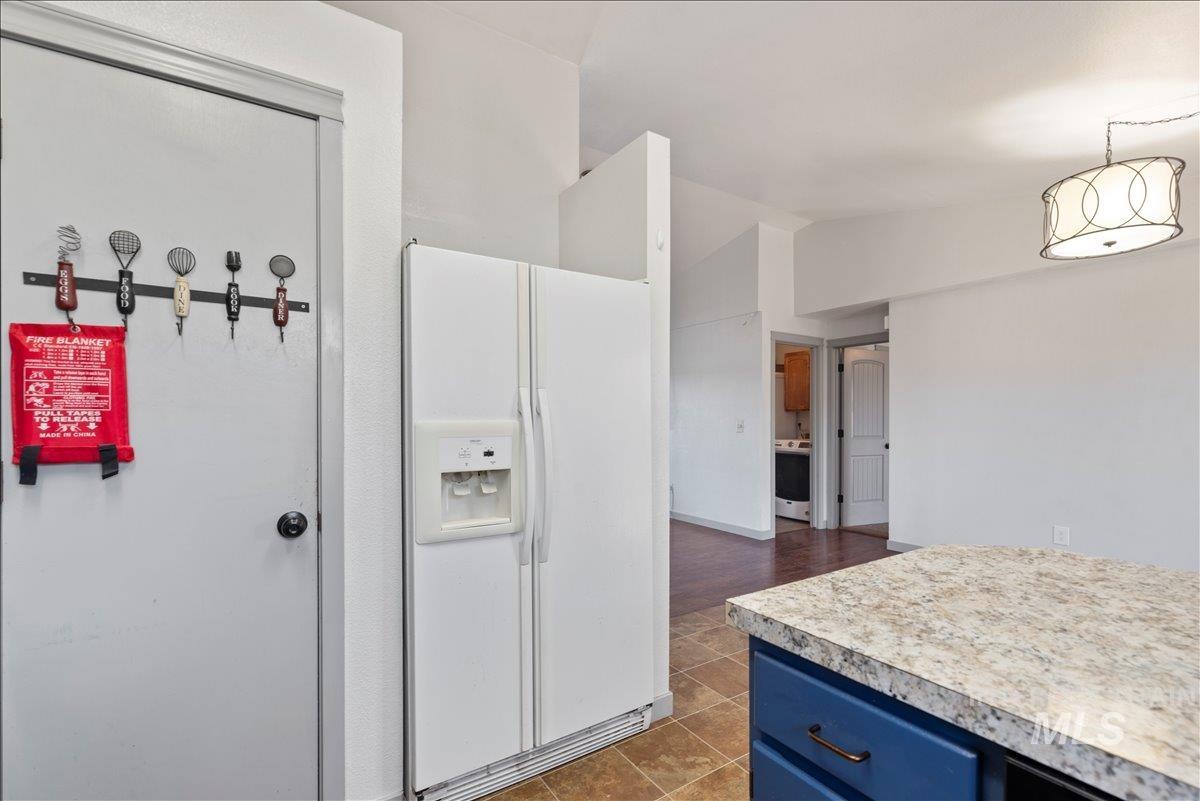 1660 N Eldorado St, Boise, Idaho 83704, 3 Bedrooms, 2 Bathrooms, Residential For Sale, Price $409,000,MLS 98978952