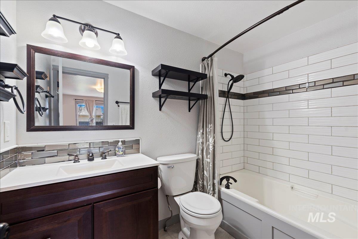 1660 N Eldorado St, Boise, Idaho 83704, 3 Bedrooms, 2 Bathrooms, Residential For Sale, Price $409,000,MLS 98978952