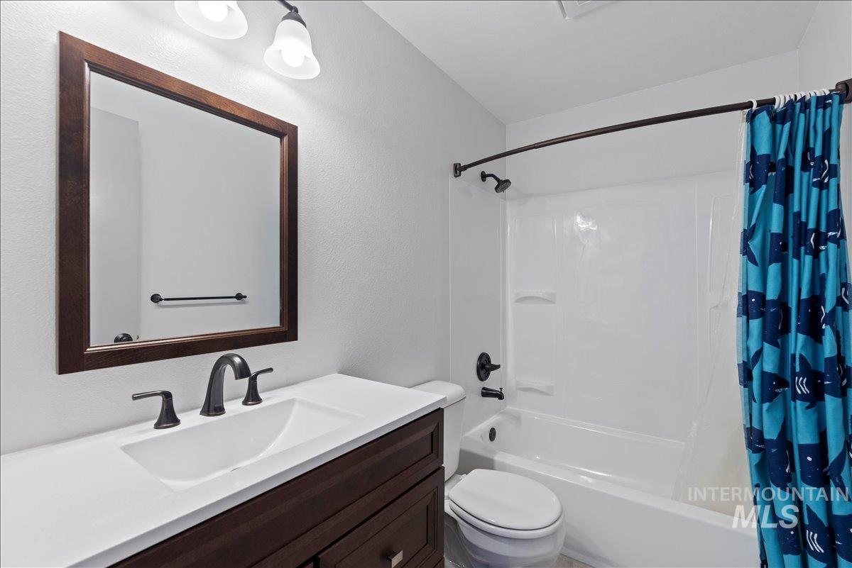 1660 N Eldorado St, Boise, Idaho 83704, 3 Bedrooms, 2 Bathrooms, Residential For Sale, Price $409,000,MLS 98978952