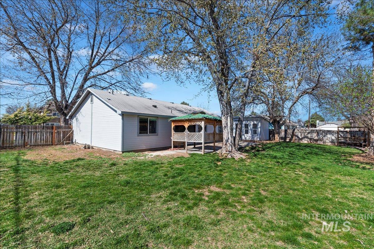 1660 N Eldorado St, Boise, Idaho 83704, 3 Bedrooms, 2 Bathrooms, Residential For Sale, Price $409,000,MLS 98978952