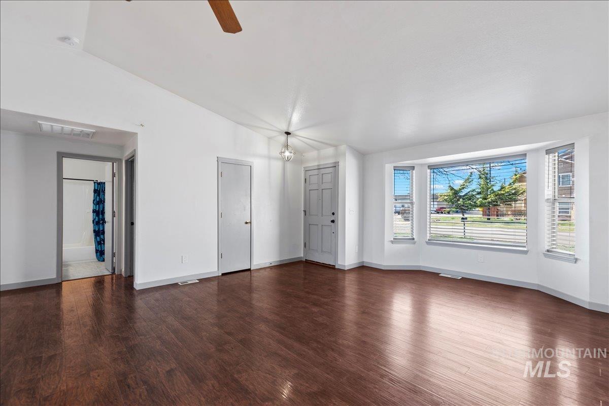 1660 N Eldorado St, Boise, Idaho 83704, 3 Bedrooms, 2 Bathrooms, Residential For Sale, Price $409,000,MLS 98978952