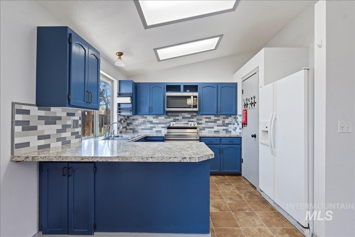 1660 N Eldorado St, Boise, Idaho 83704, 3 Bedrooms, 2 Bathrooms, Residential For Sale, Price $409,000,MLS 98978952