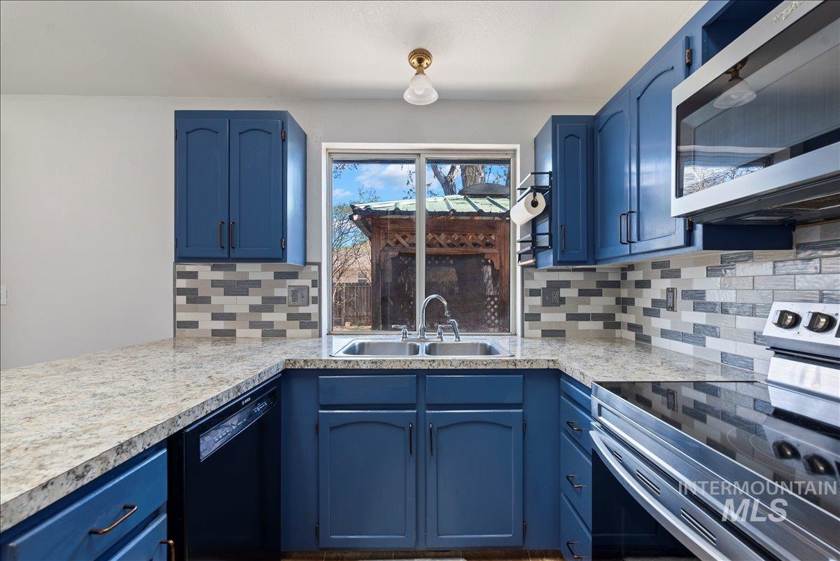 1660 N Eldorado St, Boise, Idaho 83704, 3 Bedrooms, 2 Bathrooms, Residential For Sale, Price $409,000,MLS 98978952