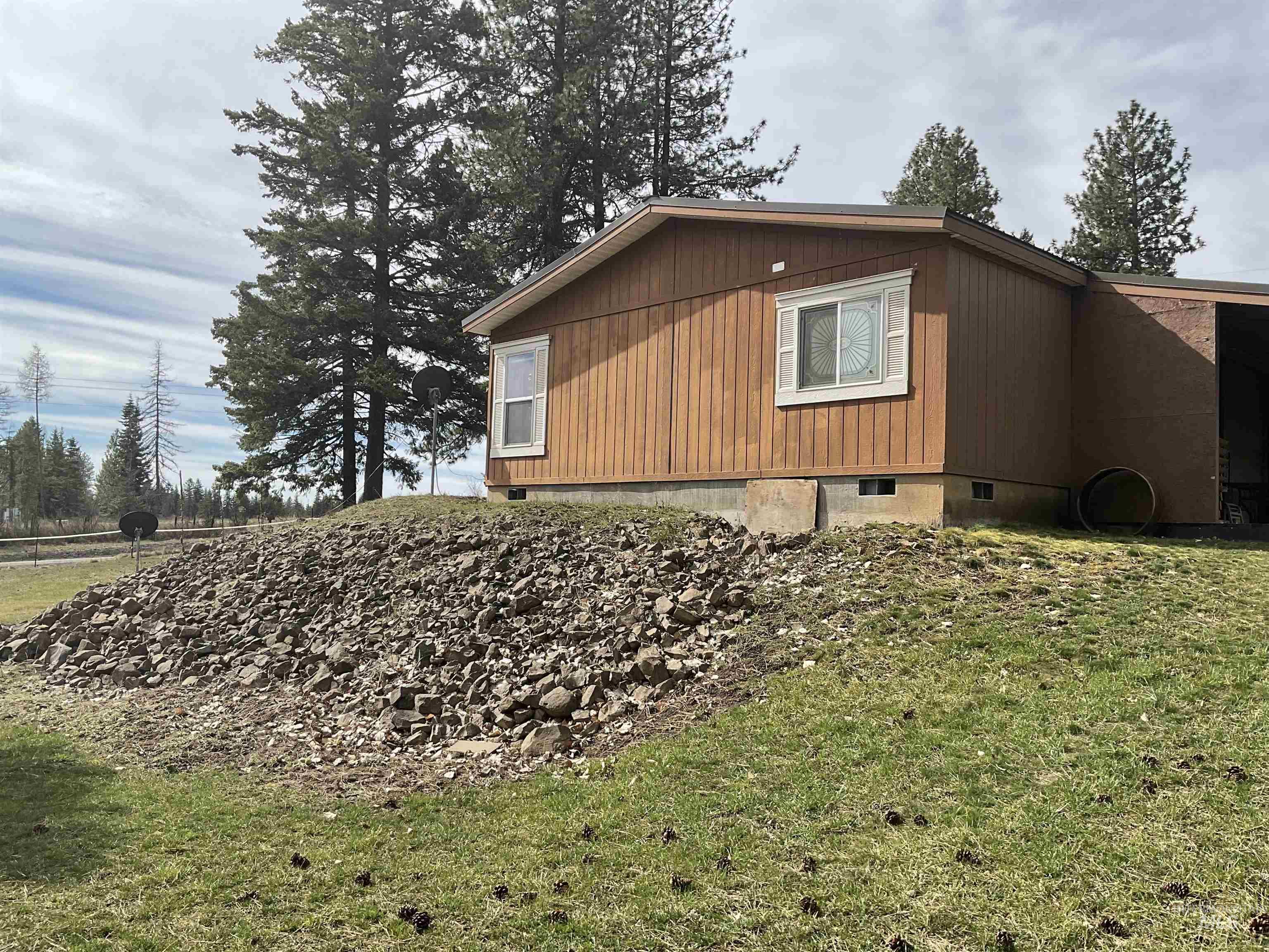 10749 Upper Fords Creek, Orofino, Idaho 83544, 3 Bedrooms, 2 Bathrooms, Residential For Sale, Price $739,000, 98978953