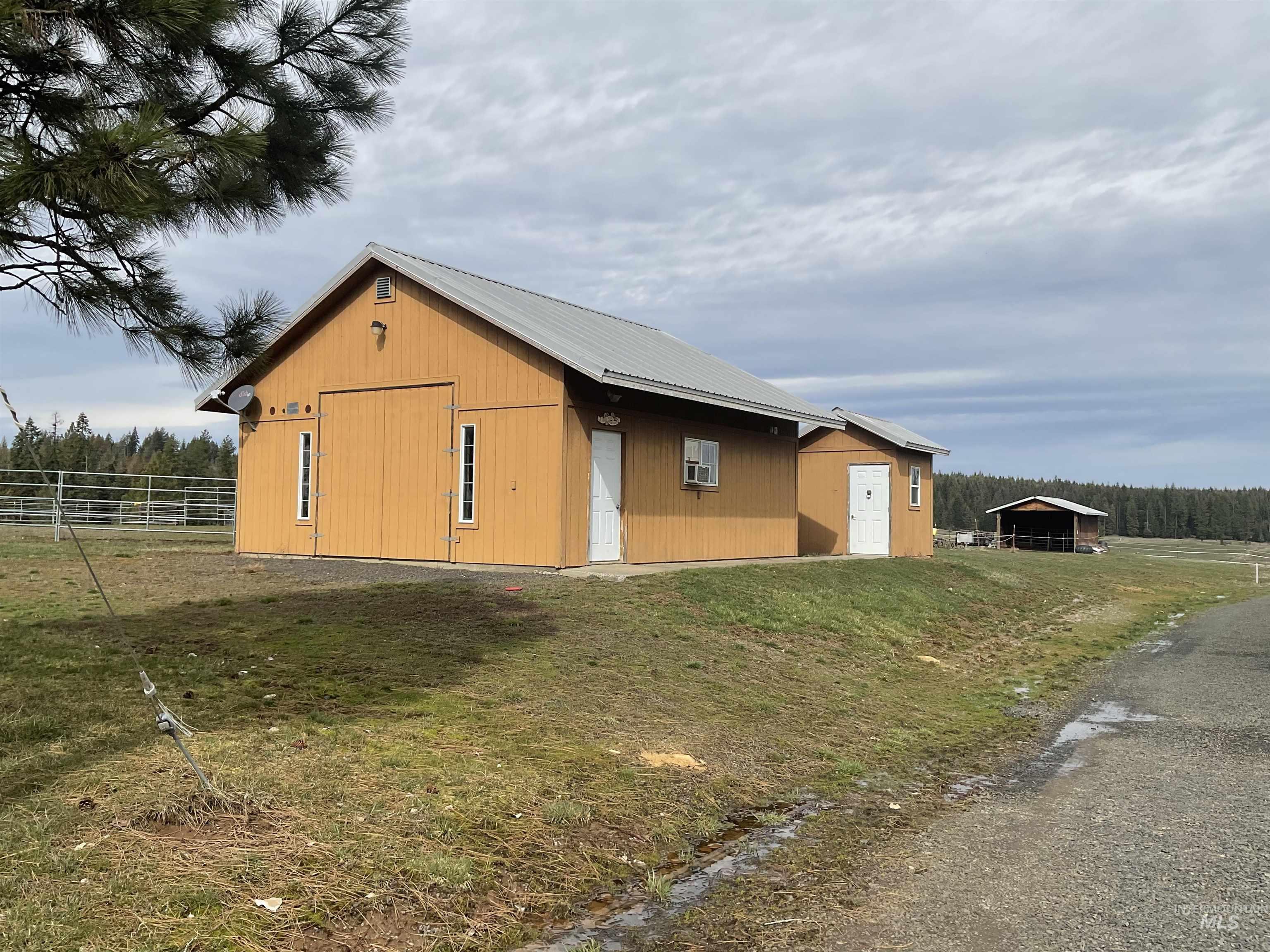 10749 Upper Fords Creek, Orofino, Idaho 83544, 3 Bedrooms, 2 Bathrooms, Residential For Sale, Price $759,000,MLS 98978953