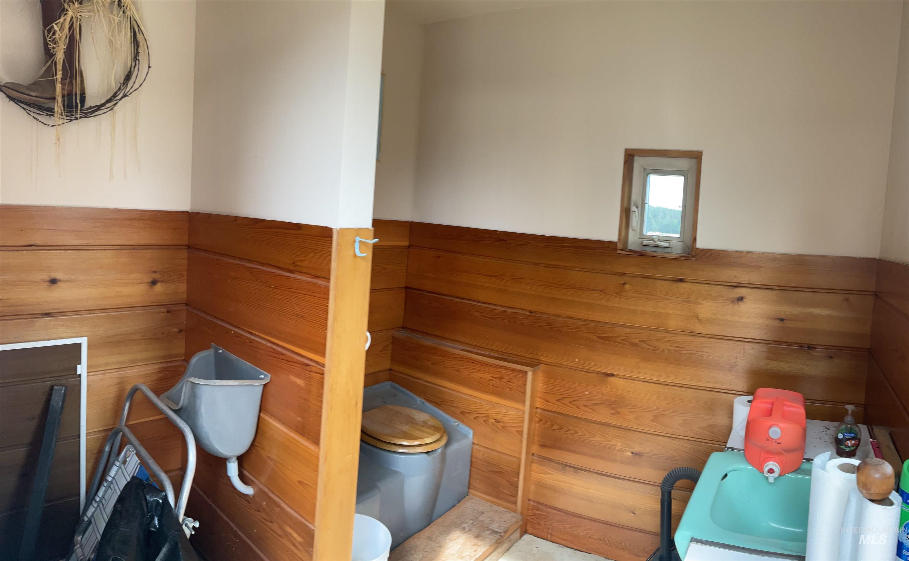 10749 Upper Fords Creek, Orofino, Idaho 83544, 3 Bedrooms, 2 Bathrooms, Residential For Sale, Price $759,000,MLS 98978953