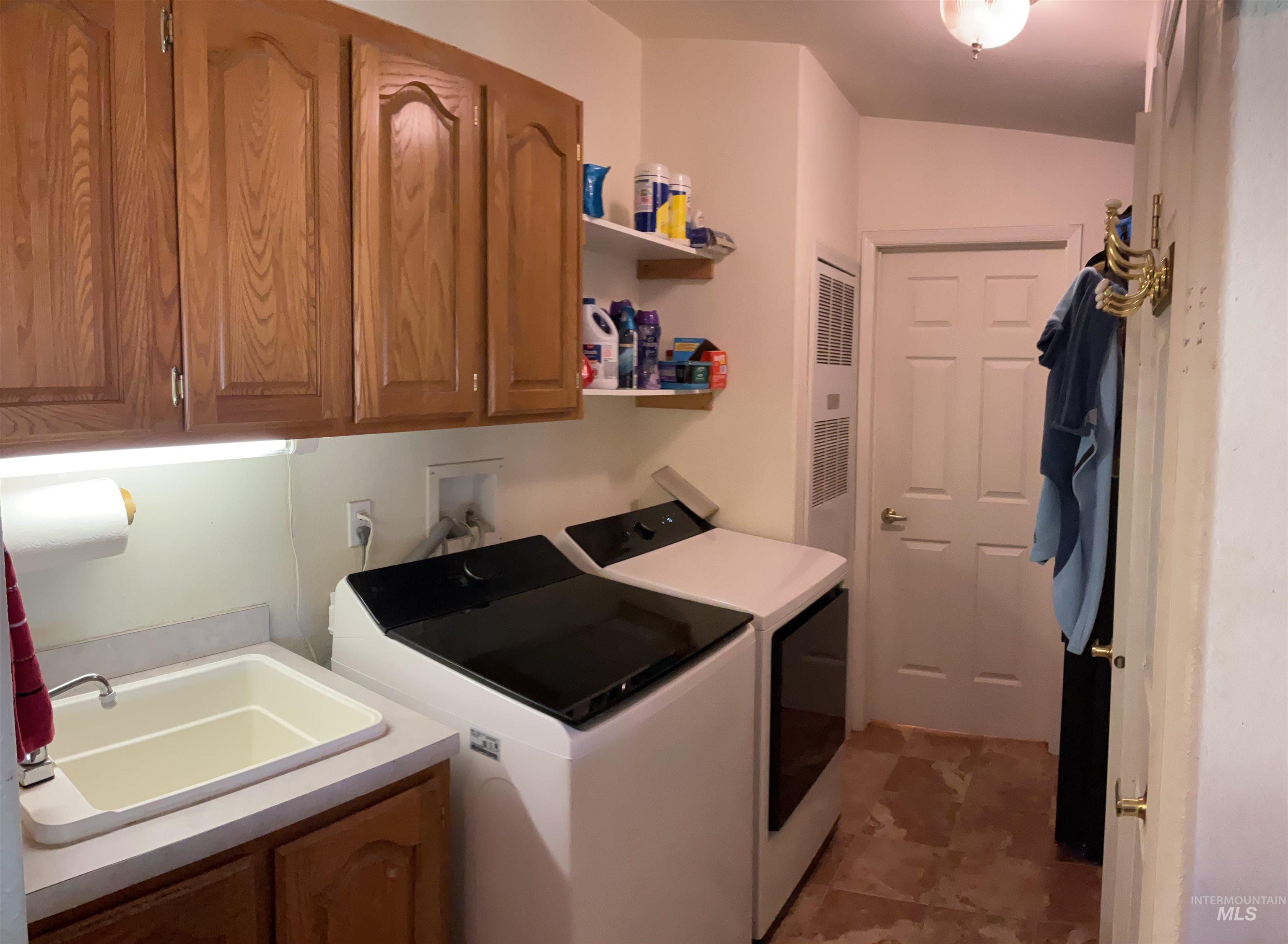 10749 Upper Fords Creek, Orofino, Idaho 83544, 3 Bedrooms, 2 Bathrooms, Residential For Sale, Price $759,000,MLS 98978953