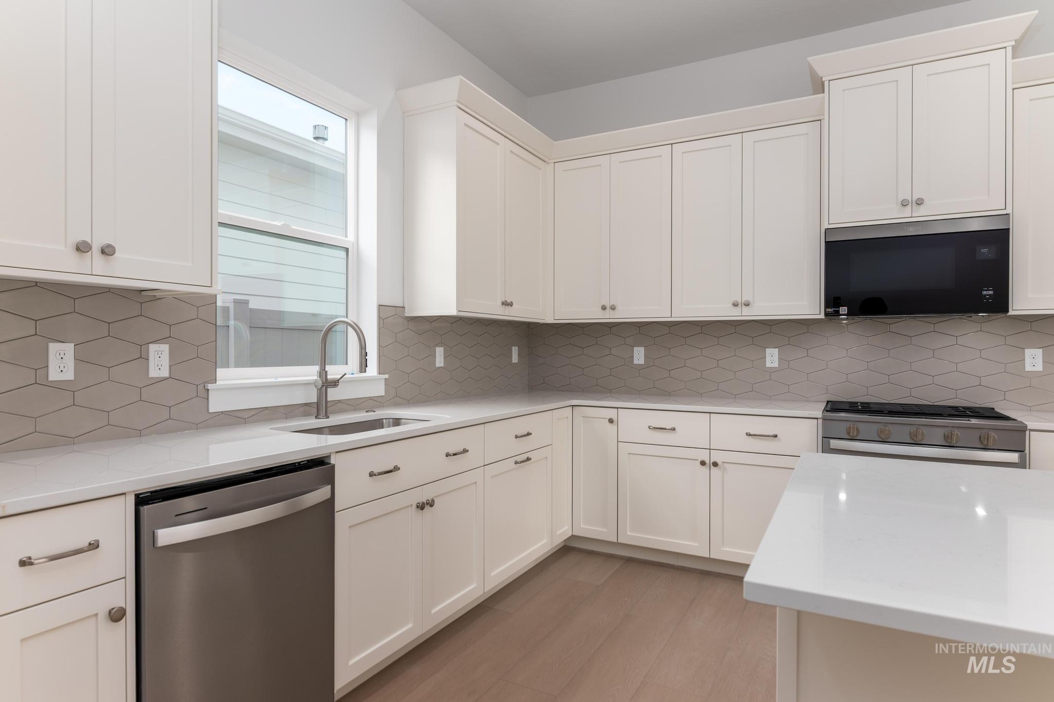 8519 W Chamblee St, Star, Idaho 83669, 2 Bedrooms, 2 Bathrooms, Residential For Sale, Price $559,000,MLS 98978956