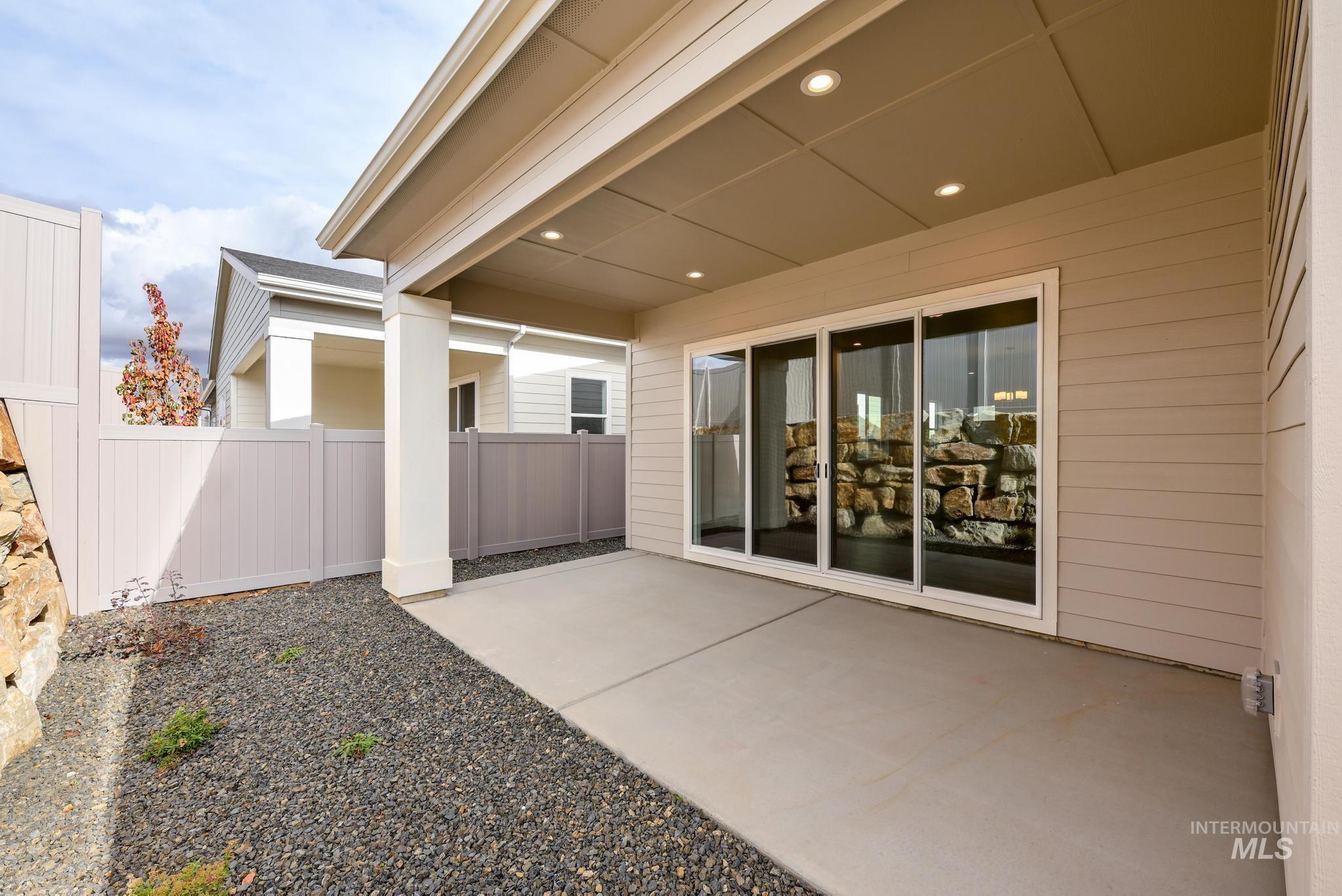 8519 W Chamblee St, Star, Idaho 83669, 2 Bedrooms, 2 Bathrooms, Residential For Sale, Price $559,000,MLS 98978956