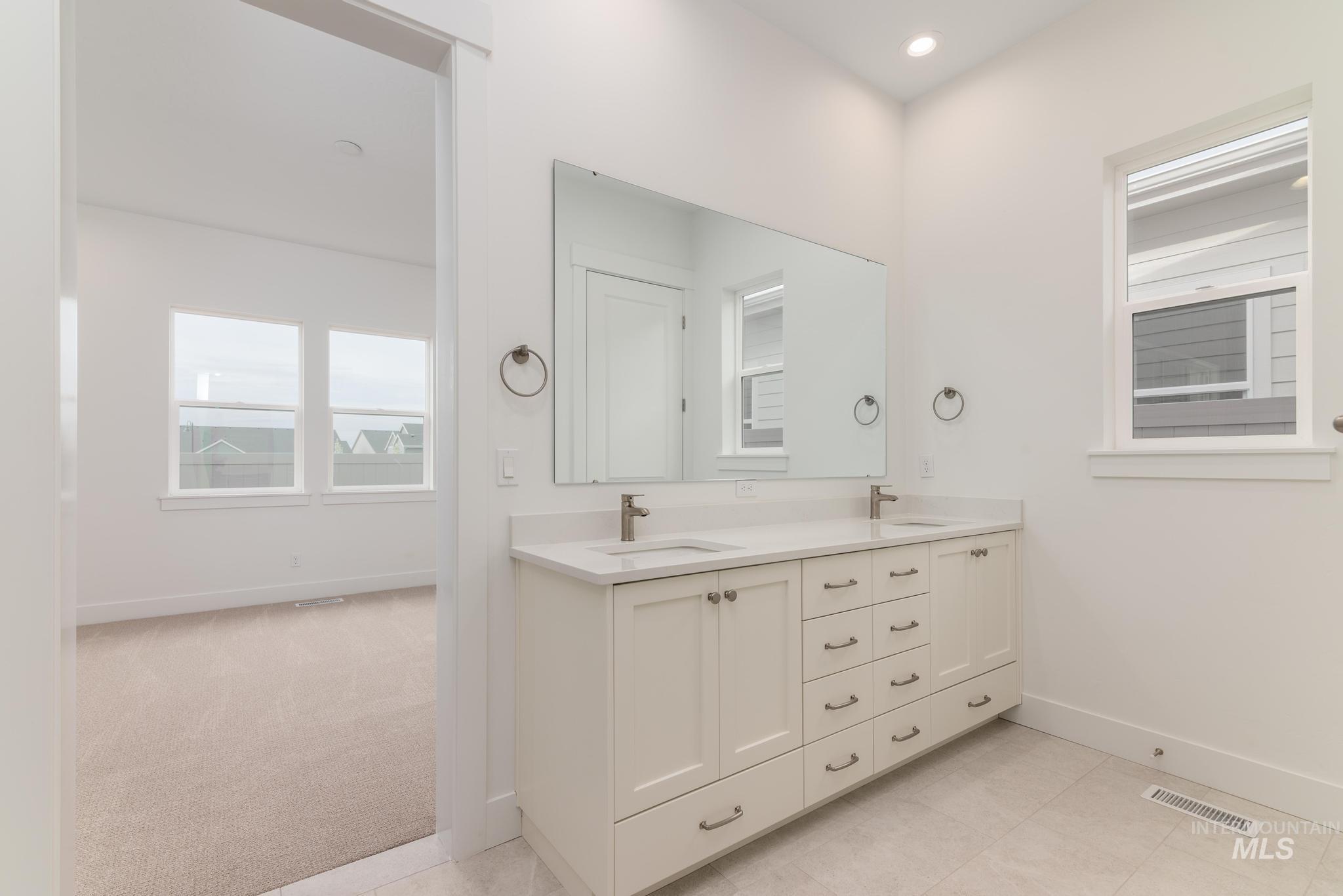 8519 W Chamblee St, Star, Idaho 83669, 2 Bedrooms, 2 Bathrooms, Residential For Sale, Price $559,000,MLS 98978956