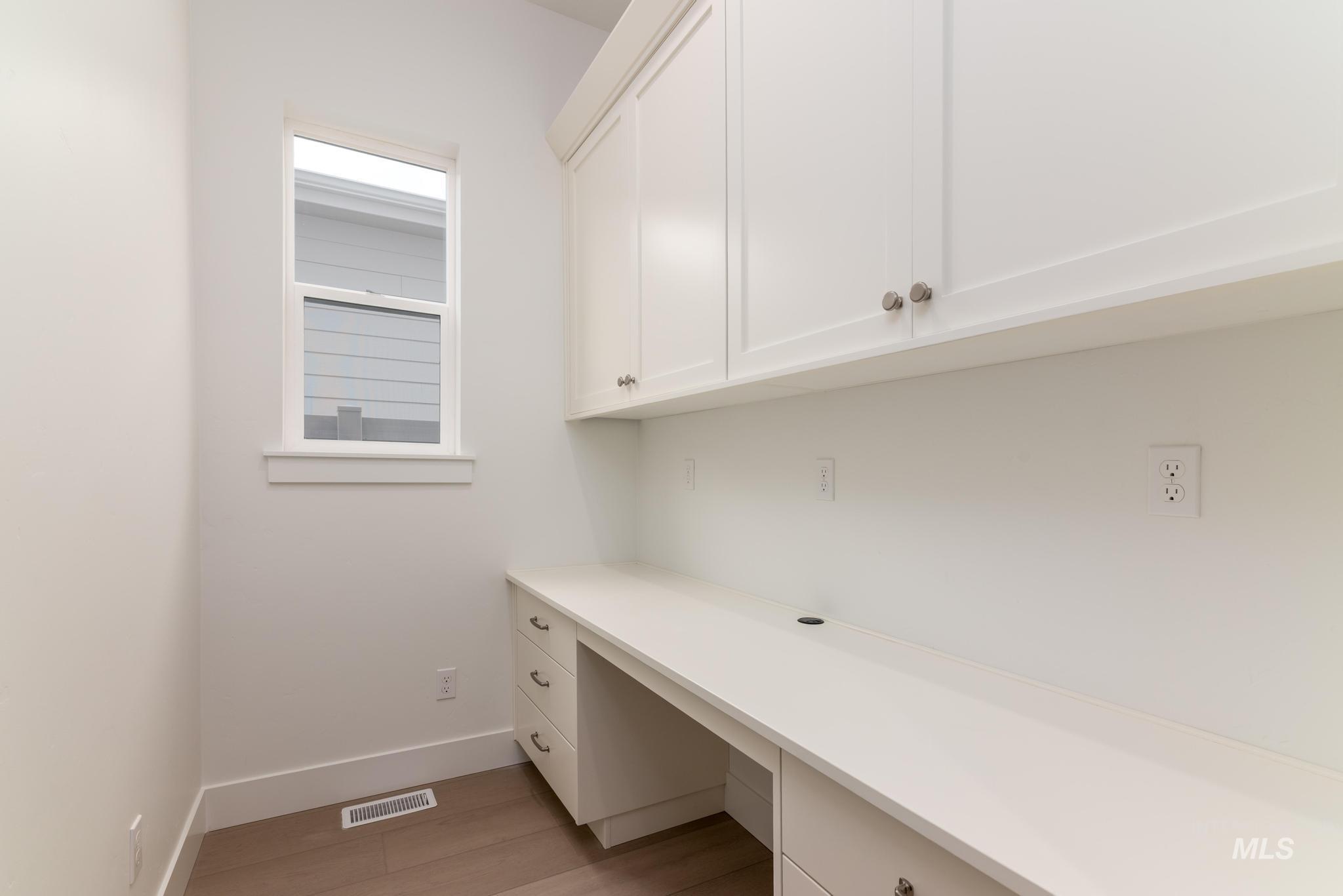 8519 W Chamblee St, Star, Idaho 83669, 2 Bedrooms, 2 Bathrooms, Residential For Sale, Price $559,000,MLS 98978956