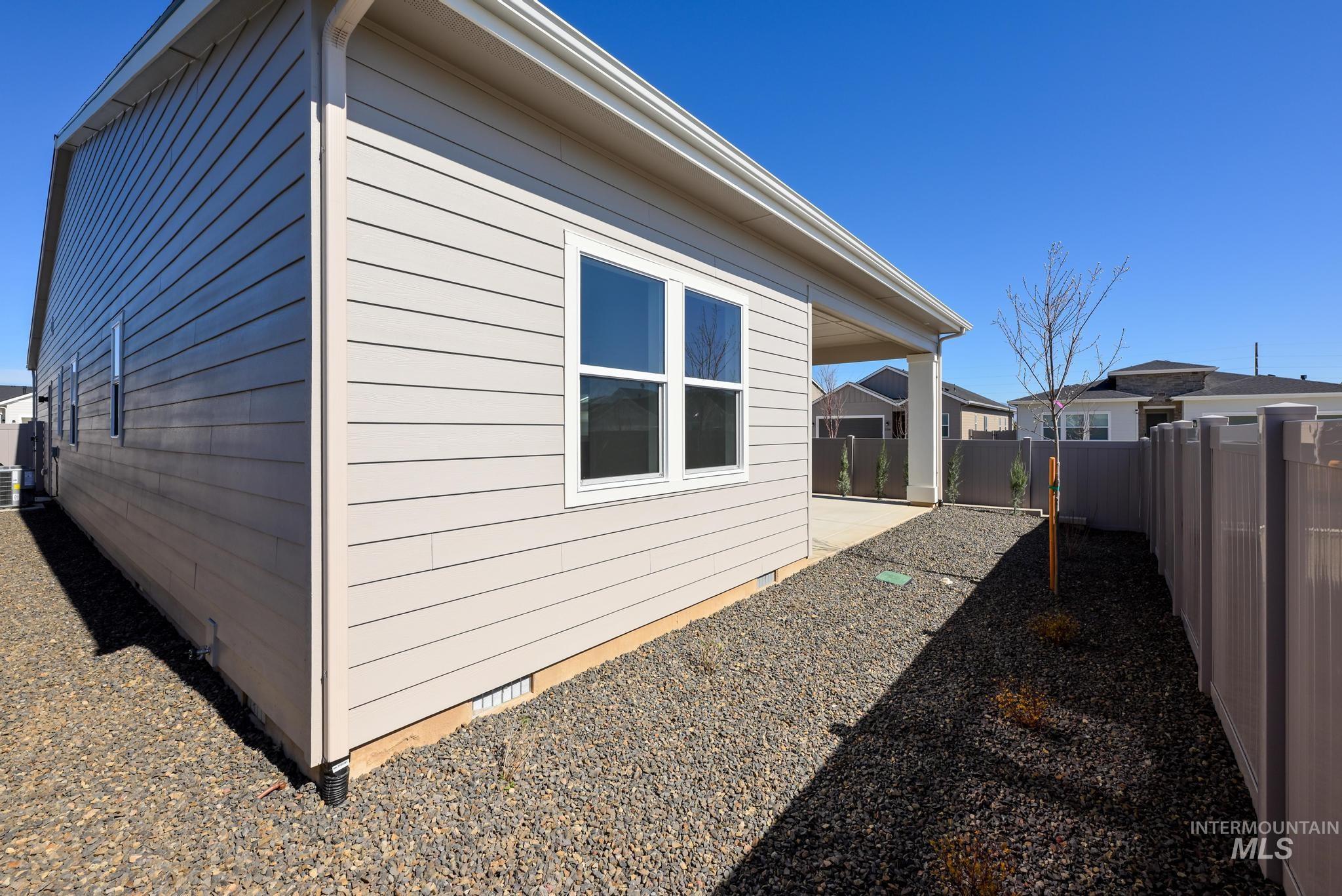 8519 W Chamblee St, Star, Idaho 83669, 2 Bedrooms, 2 Bathrooms, Residential For Sale, Price $559,000,MLS 98978956