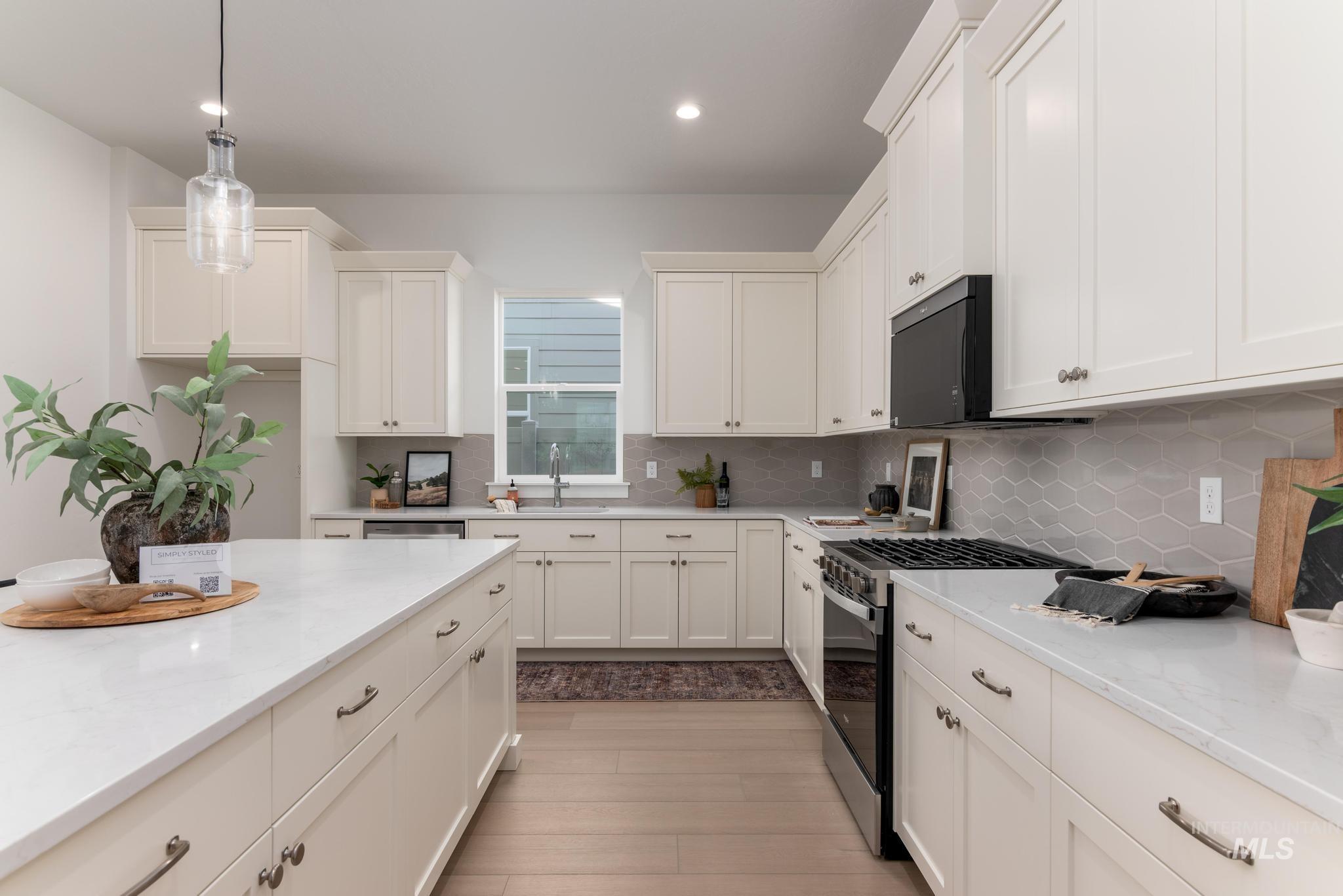 8519 W Chamblee St, Star, Idaho 83669, 2 Bedrooms, 2 Bathrooms, Residential For Sale, Price $559,000,MLS 98978956