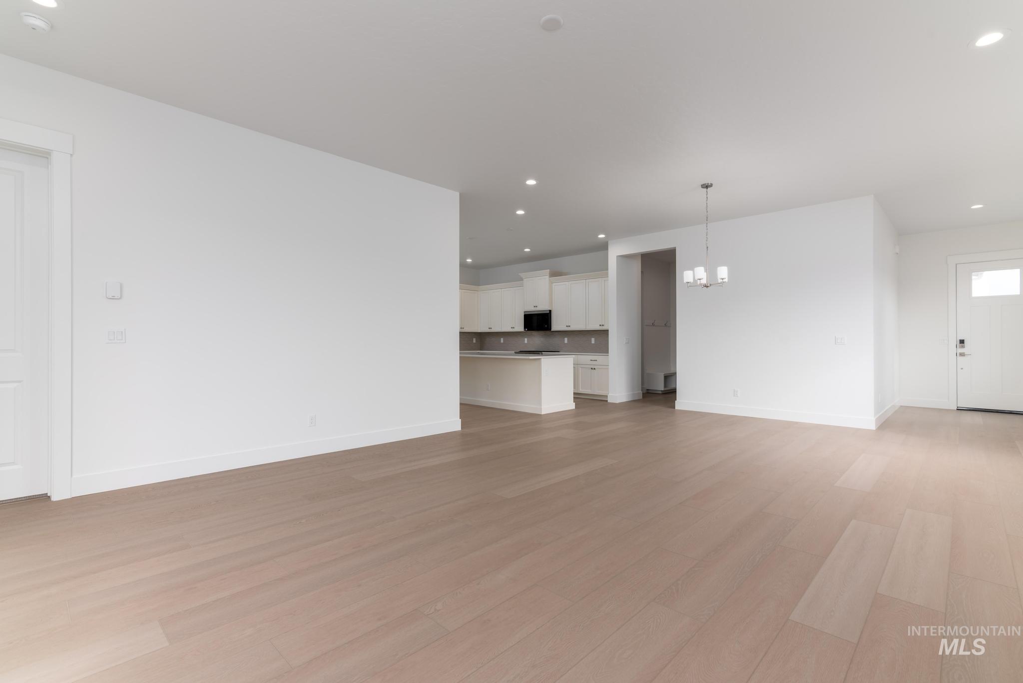 8519 W Chamblee St, Star, Idaho 83669, 2 Bedrooms, 2 Bathrooms, Residential For Sale, Price $559,000,MLS 98978956