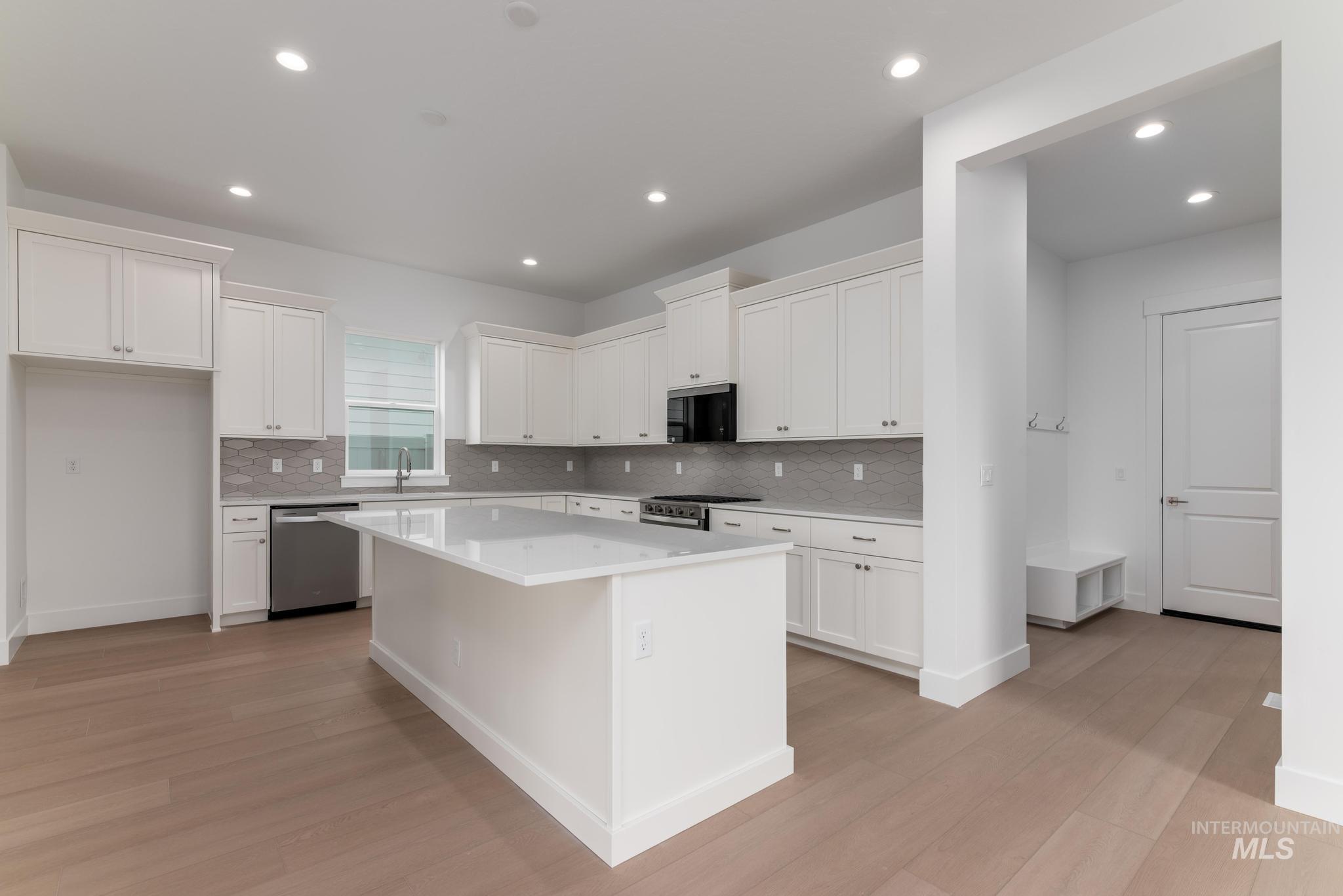 8519 W Chamblee St, Star, Idaho 83669, 2 Bedrooms, 2 Bathrooms, Residential For Sale, Price $559,000,MLS 98978956