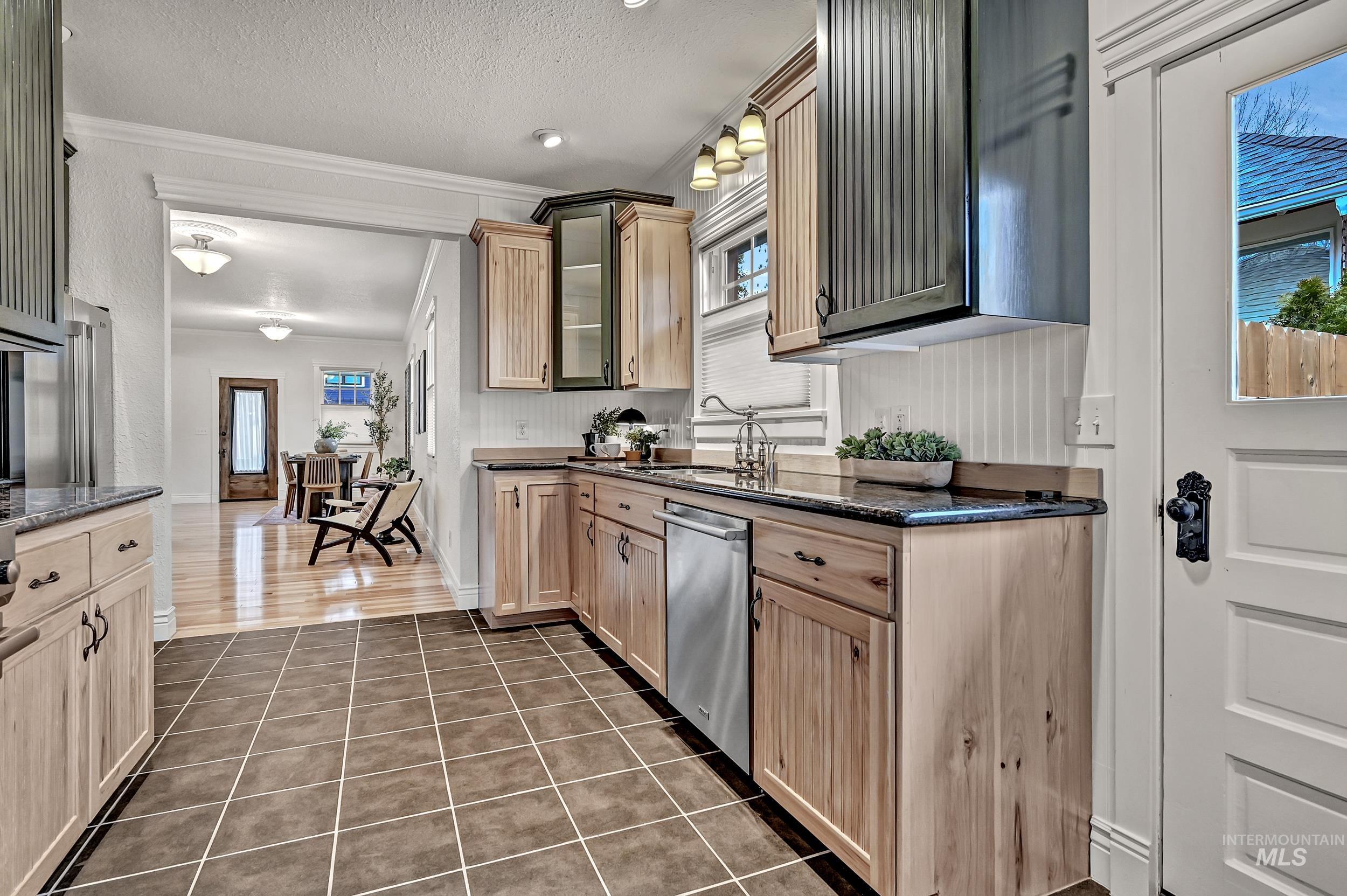 909 W Resseguie St, Boise, Idaho 83702, 3 Bedrooms, 2 Bathrooms, Residential For Sale, Price $875,000, 98978957