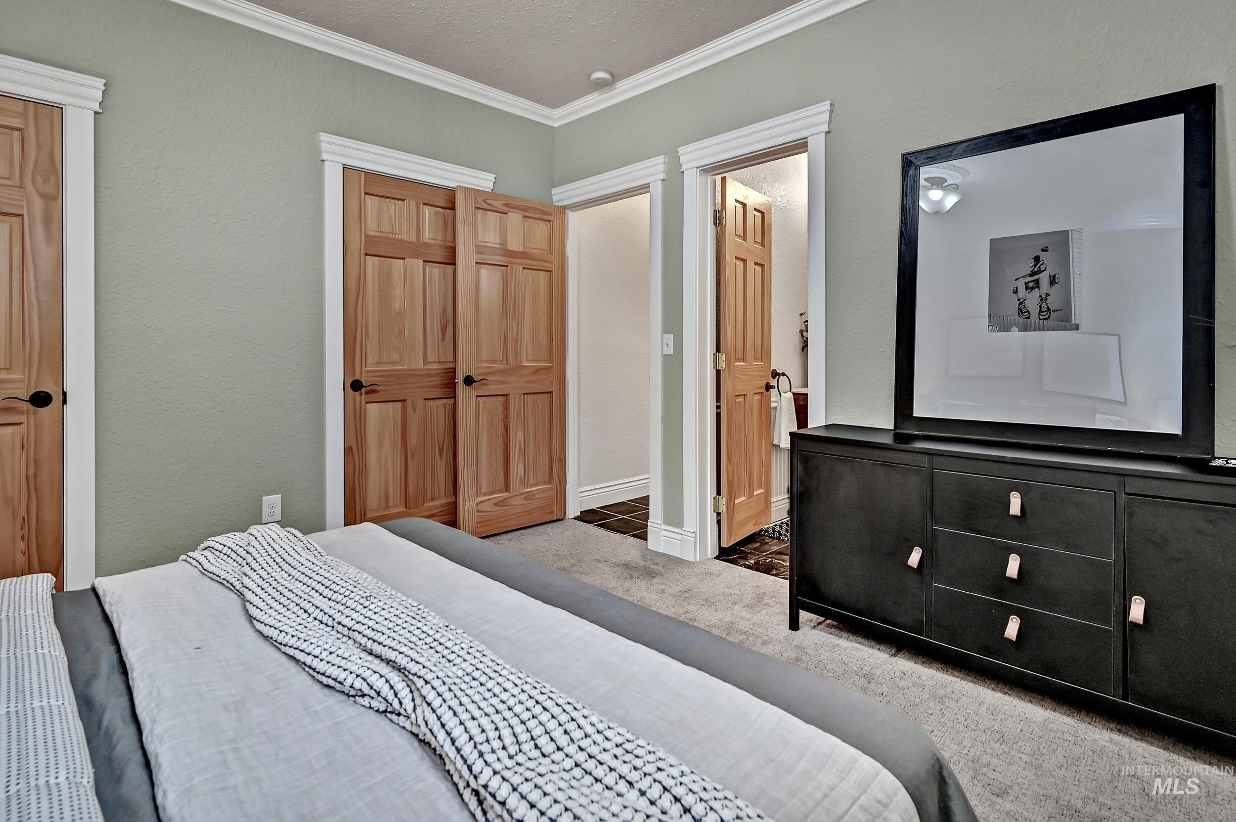 909 W Resseguie St, Boise, Idaho 83702, 3 Bedrooms, 2 Bathrooms, Residential For Sale, Price $875,000, 98978957