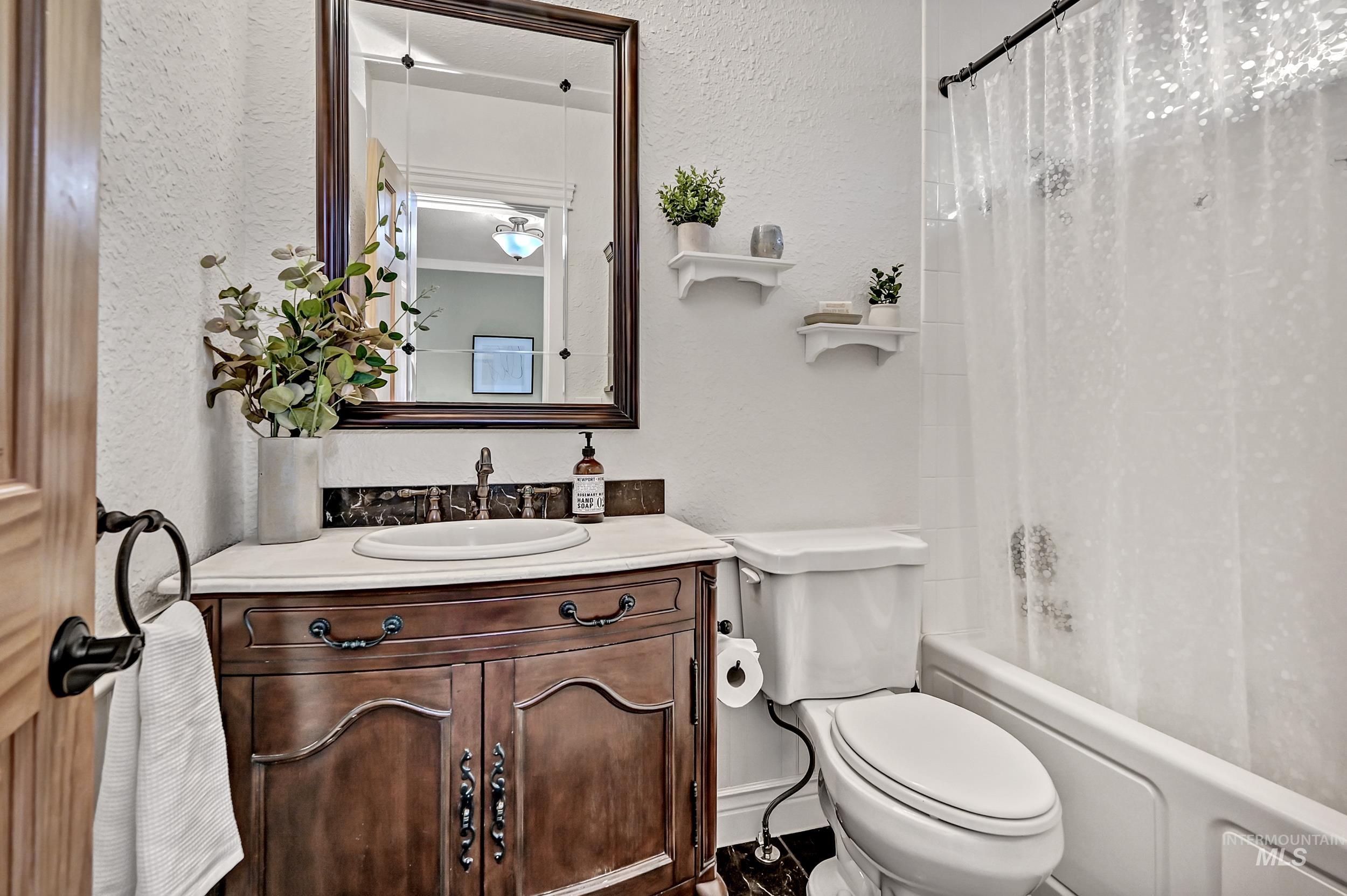 909 W Resseguie St, Boise, Idaho 83702, 3 Bedrooms, 2 Bathrooms, Residential For Sale, Price $875,000, 98978957