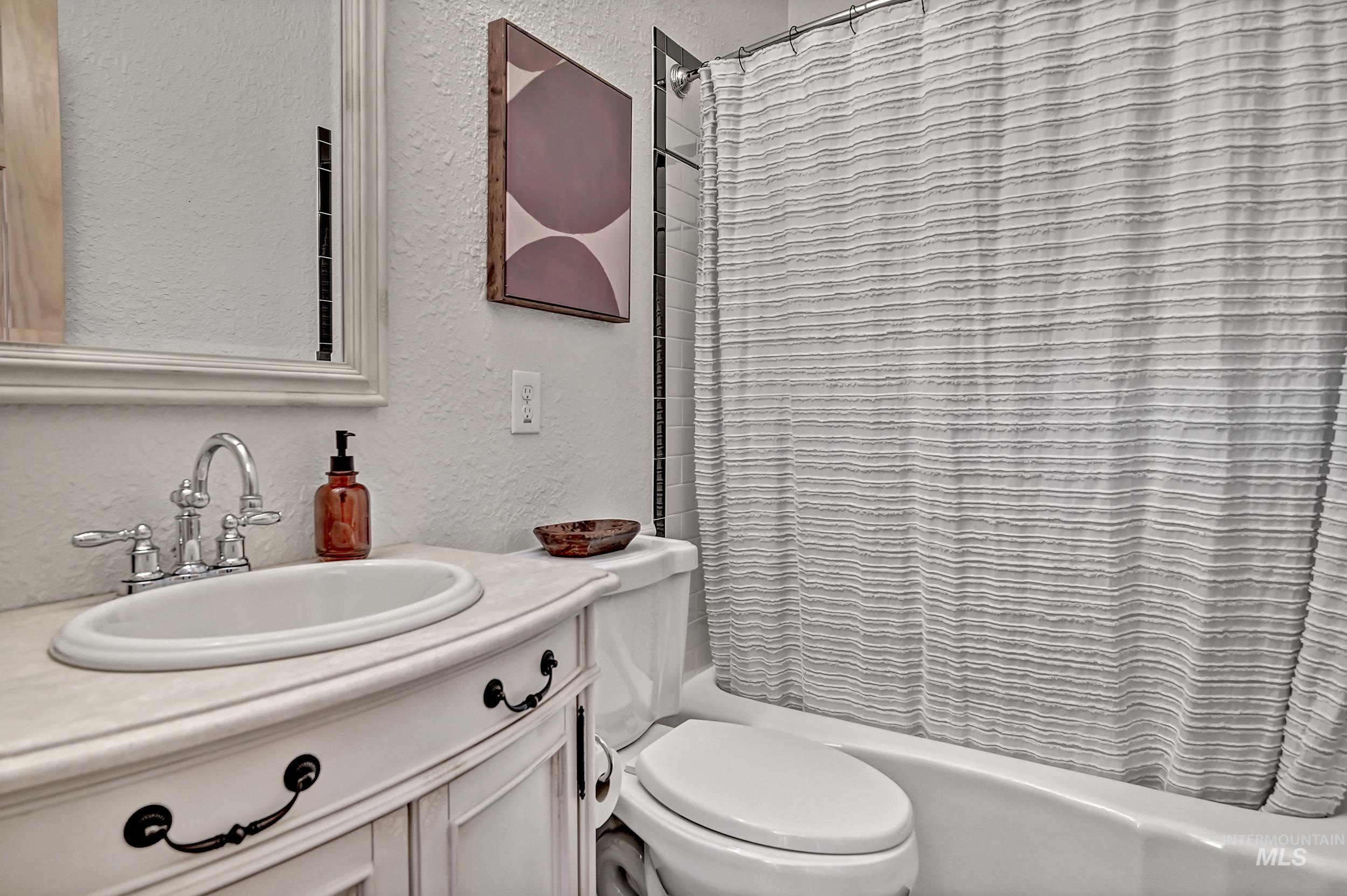 909 W Resseguie St, Boise, Idaho 83702, 3 Bedrooms, 2 Bathrooms, Residential For Sale, Price $875,000, 98978957