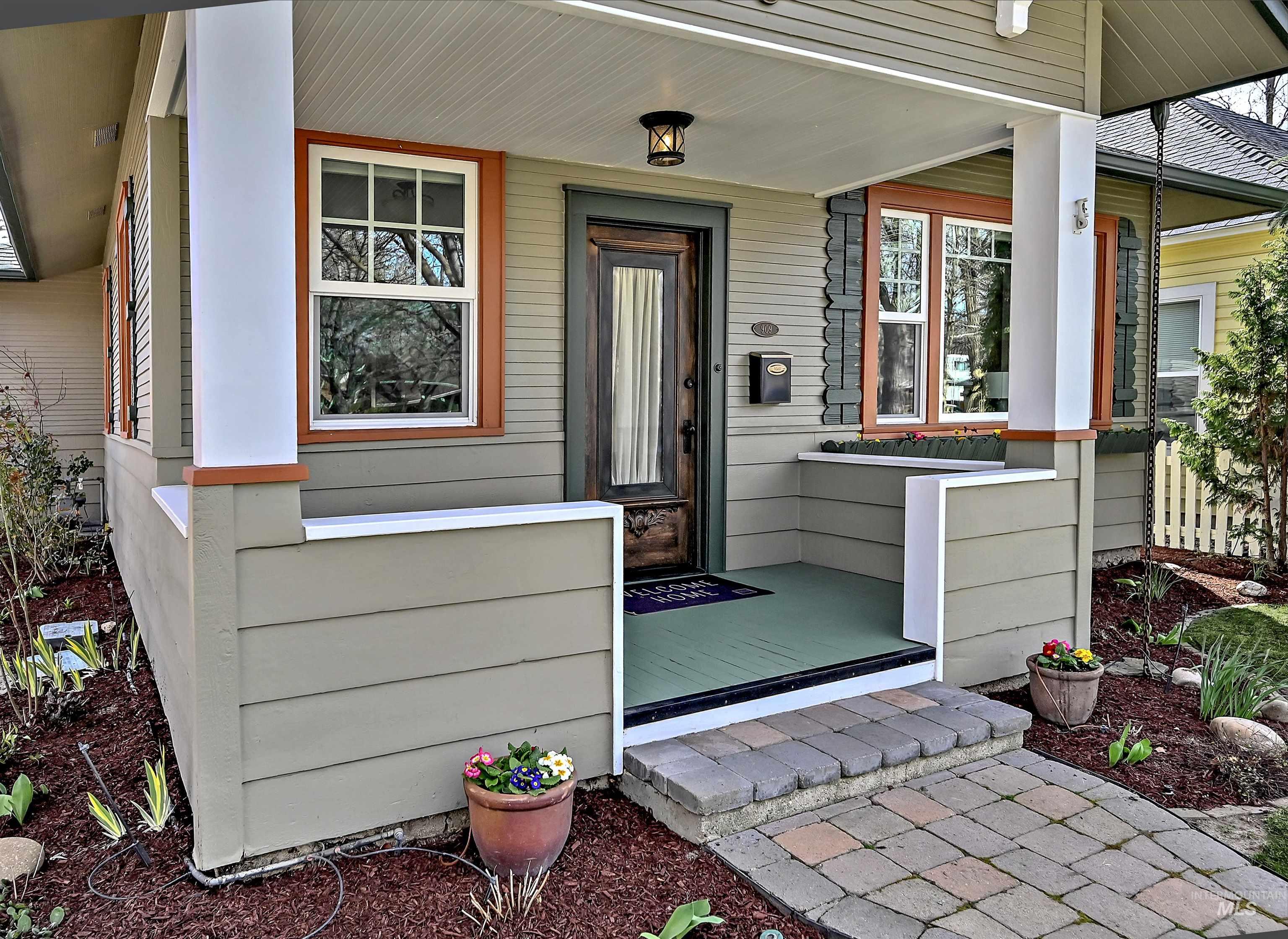 909 W Resseguie St, Boise, Idaho 83702, 3 Bedrooms, 2 Bathrooms, Residential For Sale, Price $875,000, 98978957