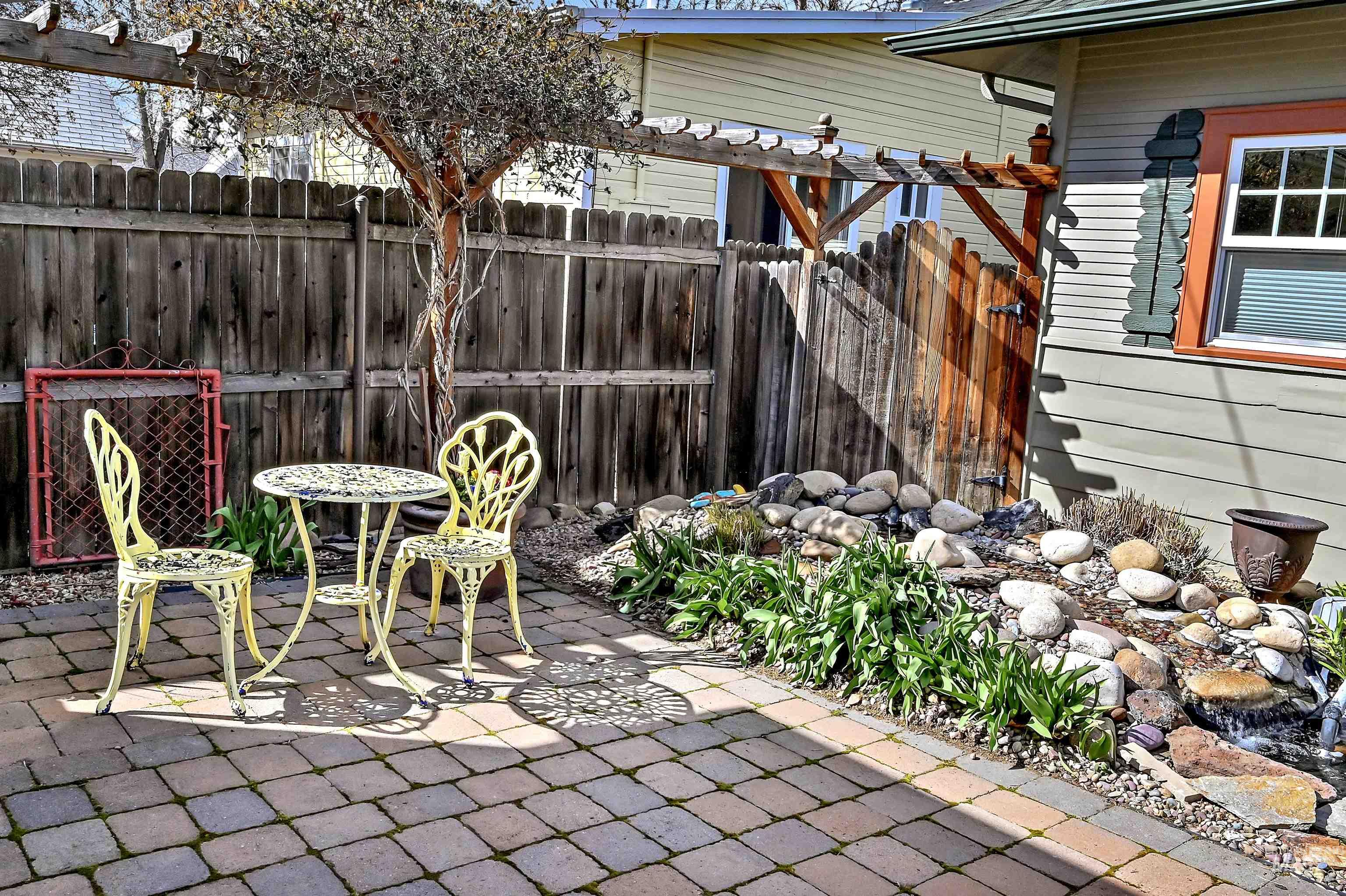 909 W Resseguie St, Boise, Idaho 83702, 3 Bedrooms, 2 Bathrooms, Residential For Sale, Price $875,000, 98978957