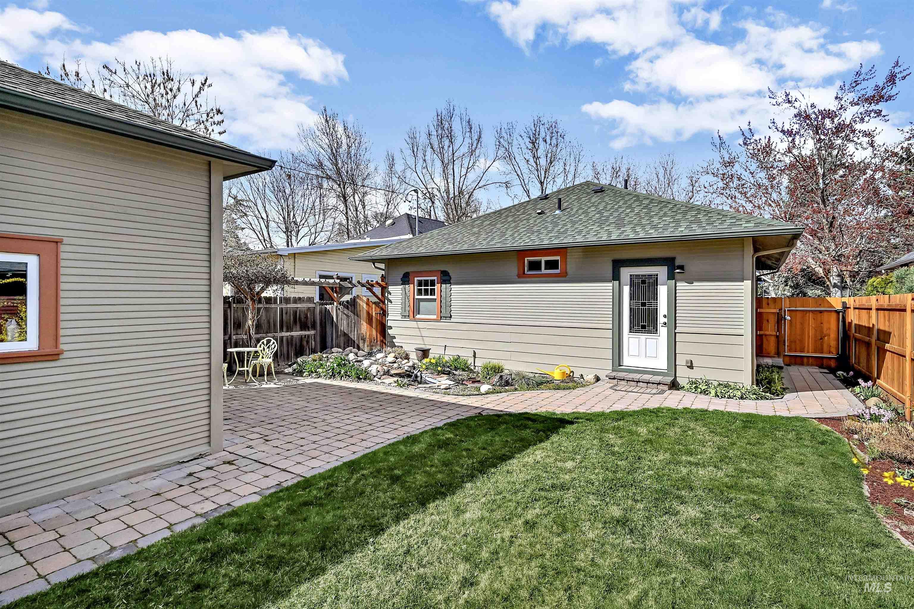 909 W Resseguie St, Boise, Idaho 83702, 3 Bedrooms, 2 Bathrooms, Residential For Sale, Price $875,000, 98978957