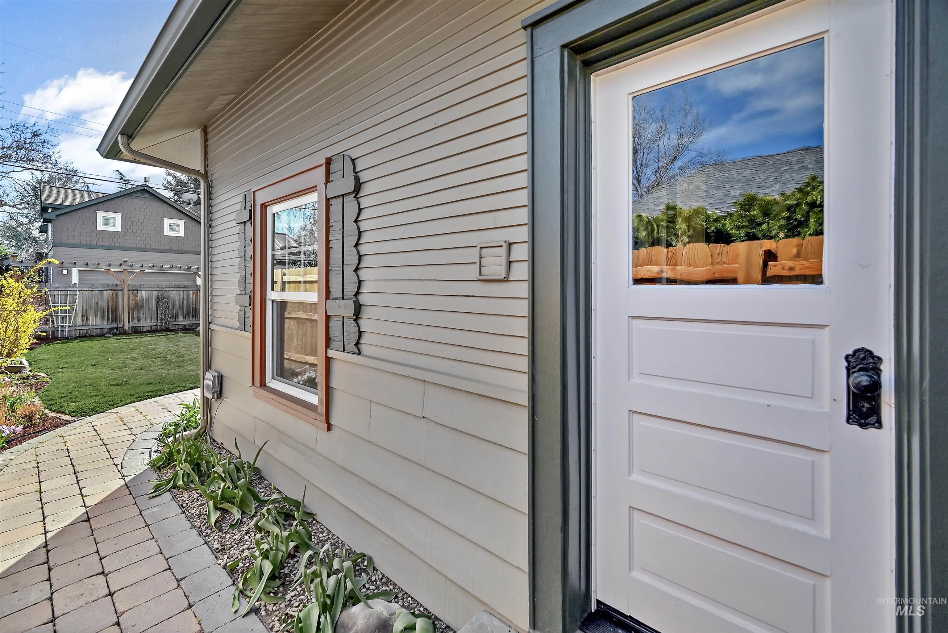 909 W Resseguie St, Boise, Idaho 83702, 3 Bedrooms, 2 Bathrooms, Residential For Sale, Price $875,000, 98978957