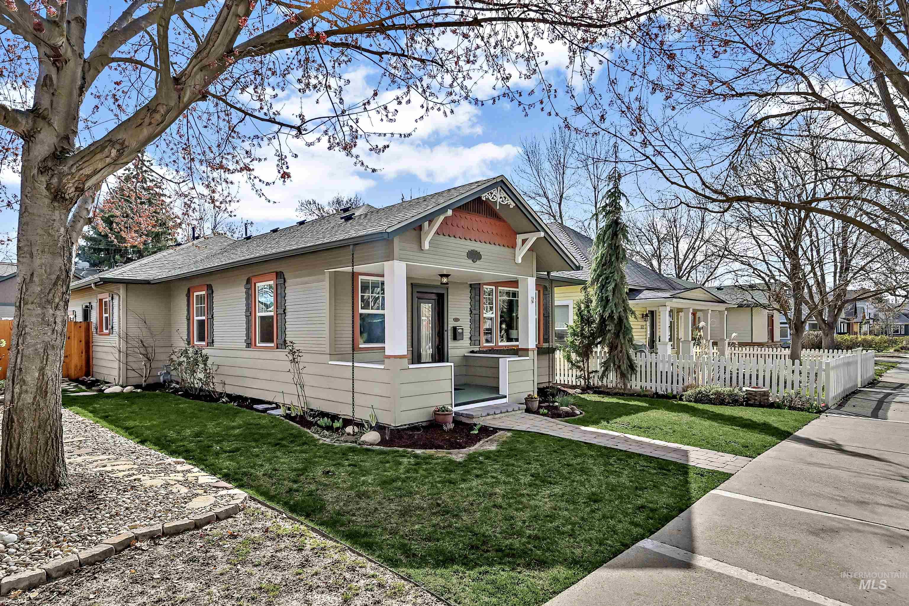 909 W Resseguie St, Boise, Idaho 83702, 3 Bedrooms, 2 Bathrooms, Residential For Sale, Price $875,000, 98978957