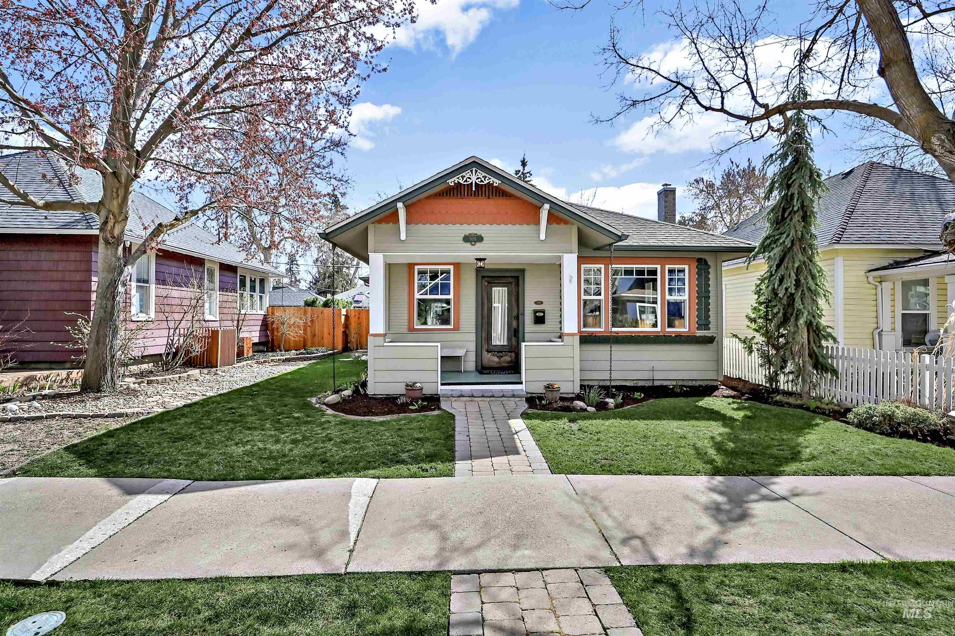 909 W Resseguie St, Boise, Idaho 83702, 3 Bedrooms, 2 Bathrooms, Residential For Sale, Price $875,000, 98978957