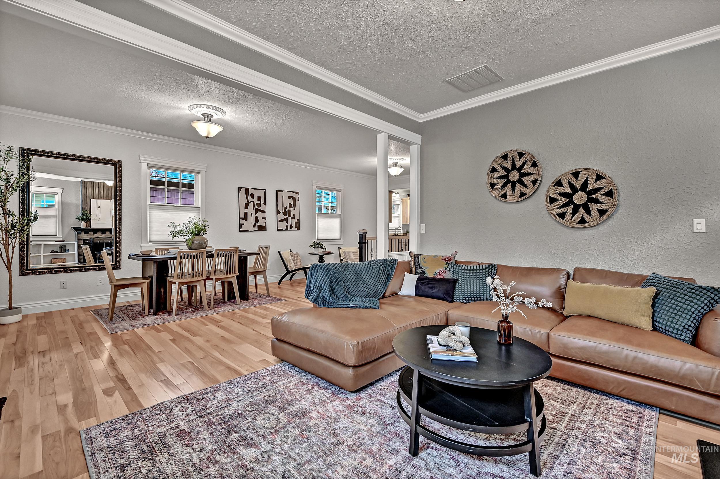 909 W Resseguie St, Boise, Idaho 83702, 3 Bedrooms, 2 Bathrooms, Residential For Sale, Price $875,000, 98978957