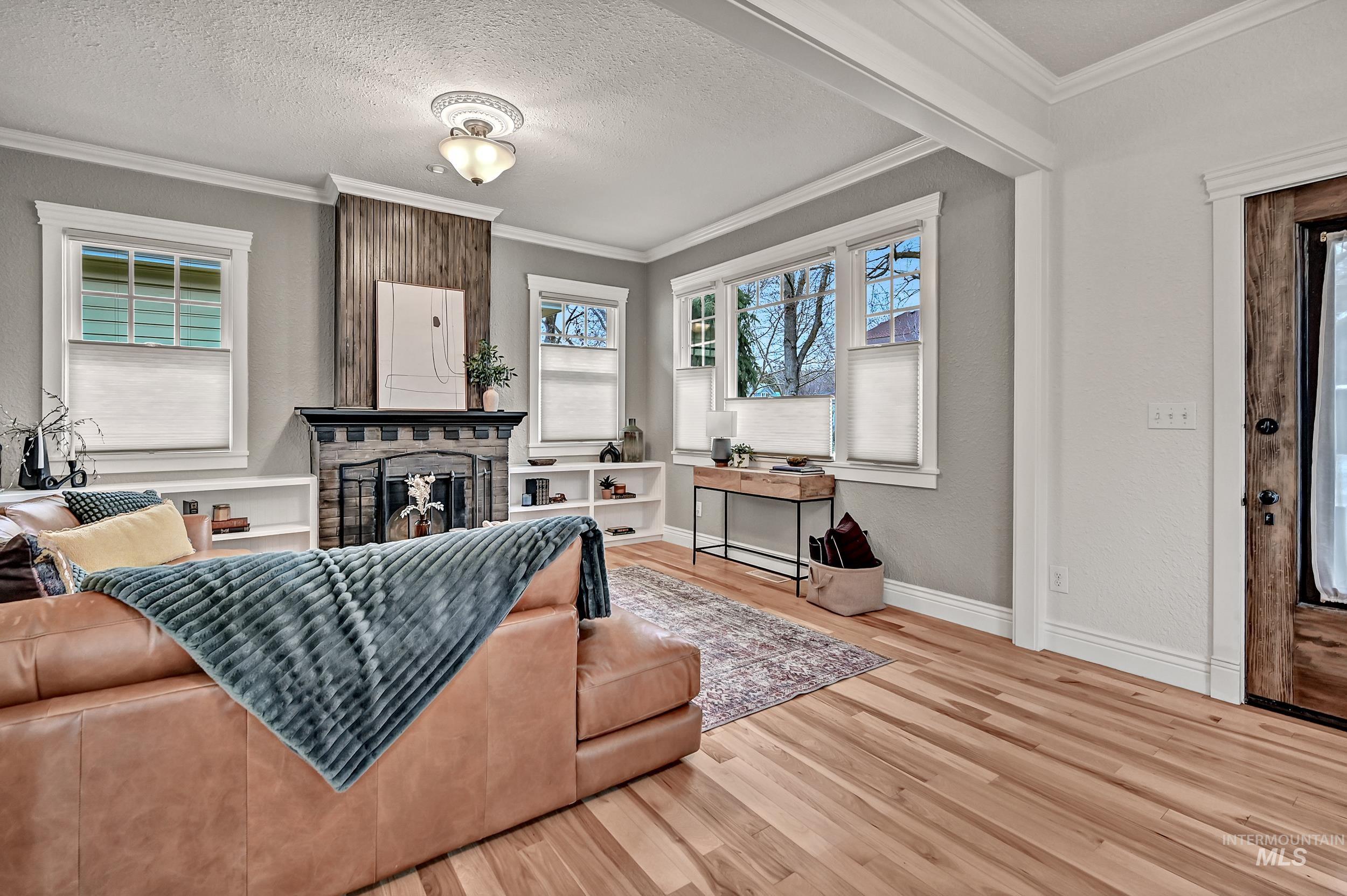 909 W Resseguie St, Boise, Idaho 83702, 3 Bedrooms, 2 Bathrooms, Residential For Sale, Price $875,000, 98978957