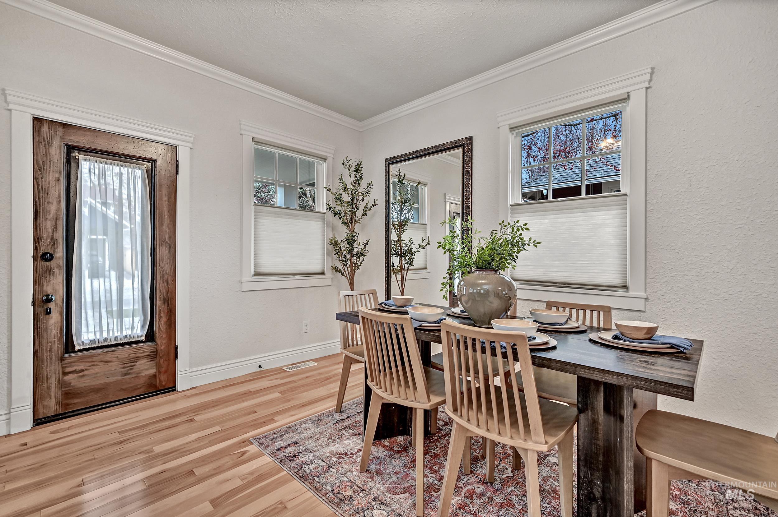 909 W Resseguie St, Boise, Idaho 83702, 3 Bedrooms, 2 Bathrooms, Residential For Sale, Price $875,000, 98978957