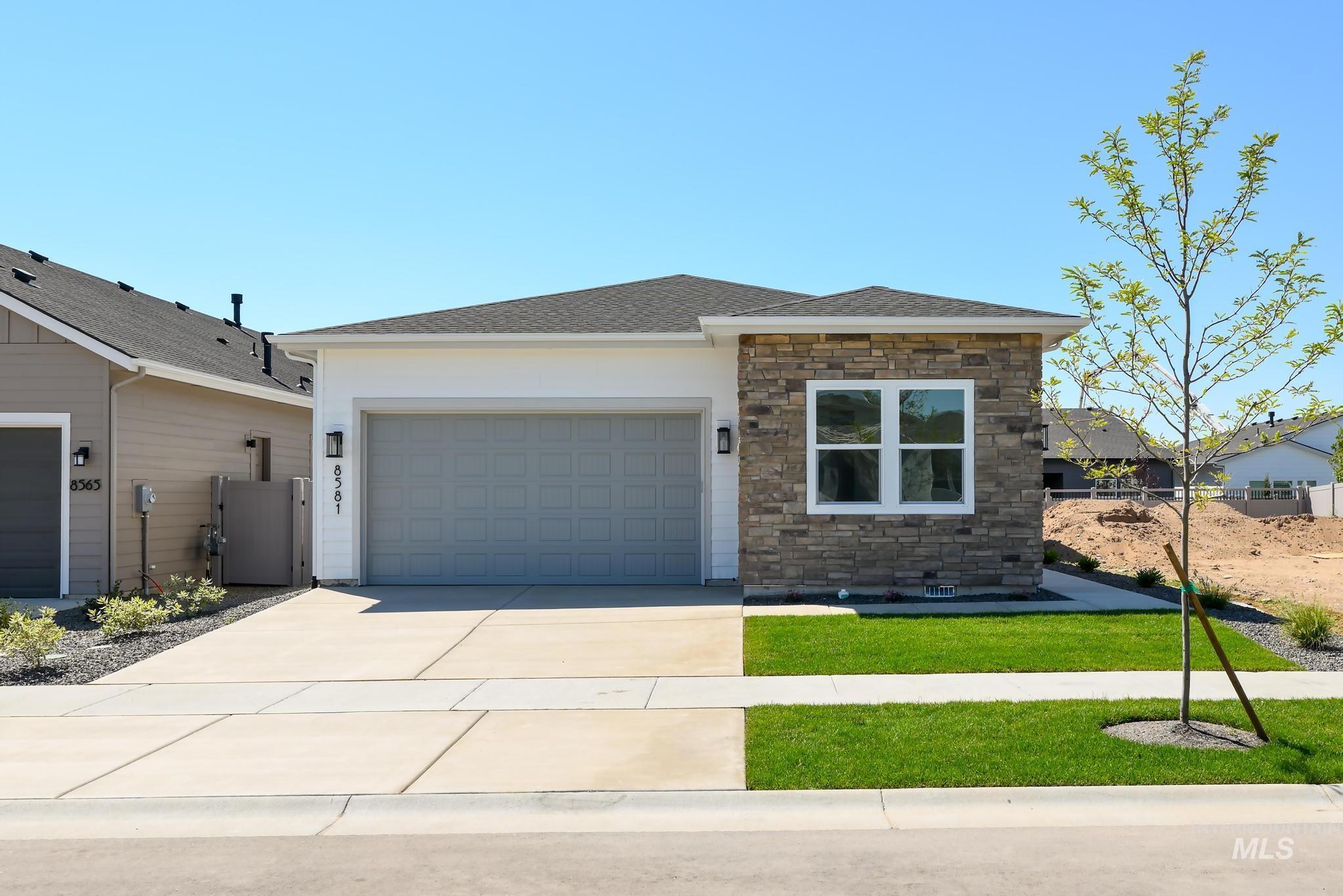 8531 W Chamblee St, Star, Idaho 83669, 2 Bedrooms, 2 Bathrooms, Residential For Sale, Price $559,000,MLS 98978958