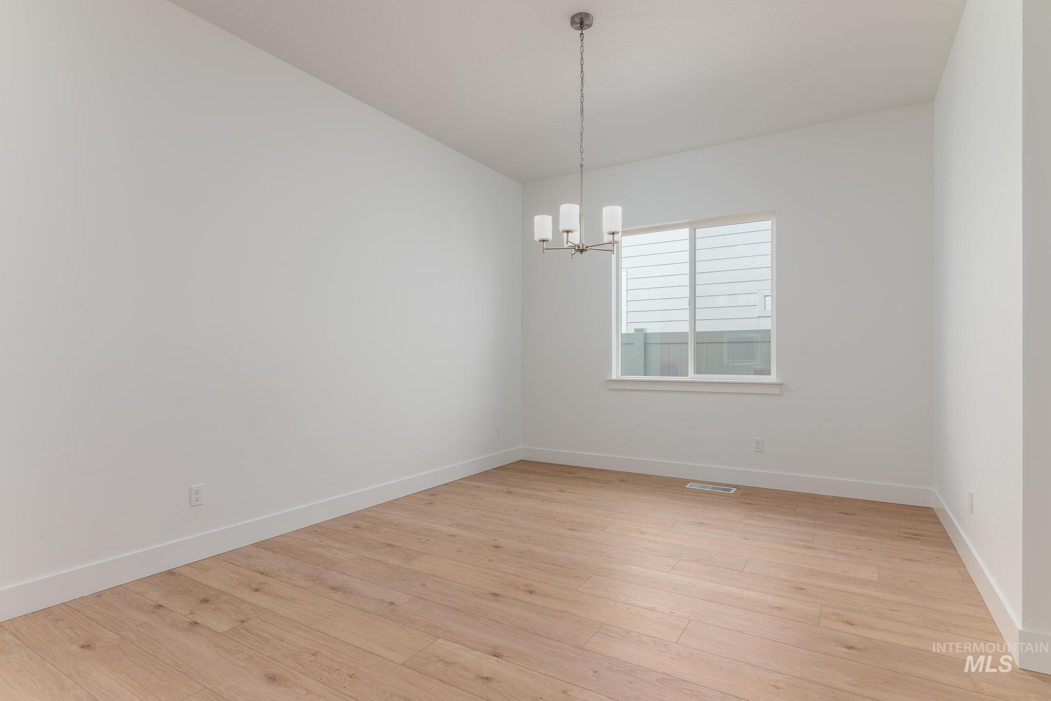 8531 W Chamblee St, Star, Idaho 83669, 2 Bedrooms, 2 Bathrooms, Residential For Sale, Price $559,000,MLS 98978958