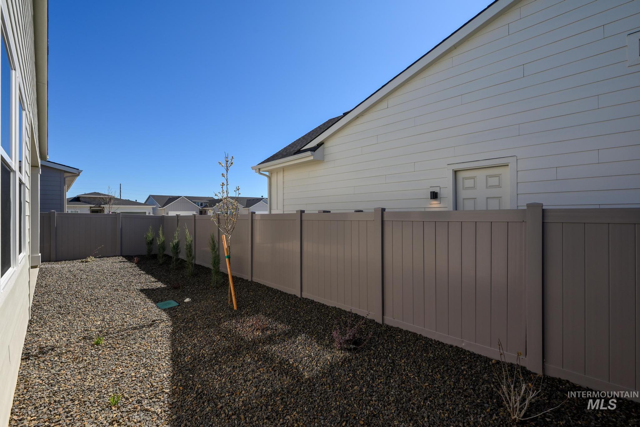 8531 W Chamblee St, Star, Idaho 83669, 2 Bedrooms, 2 Bathrooms, Residential For Sale, Price $559,000,MLS 98978958