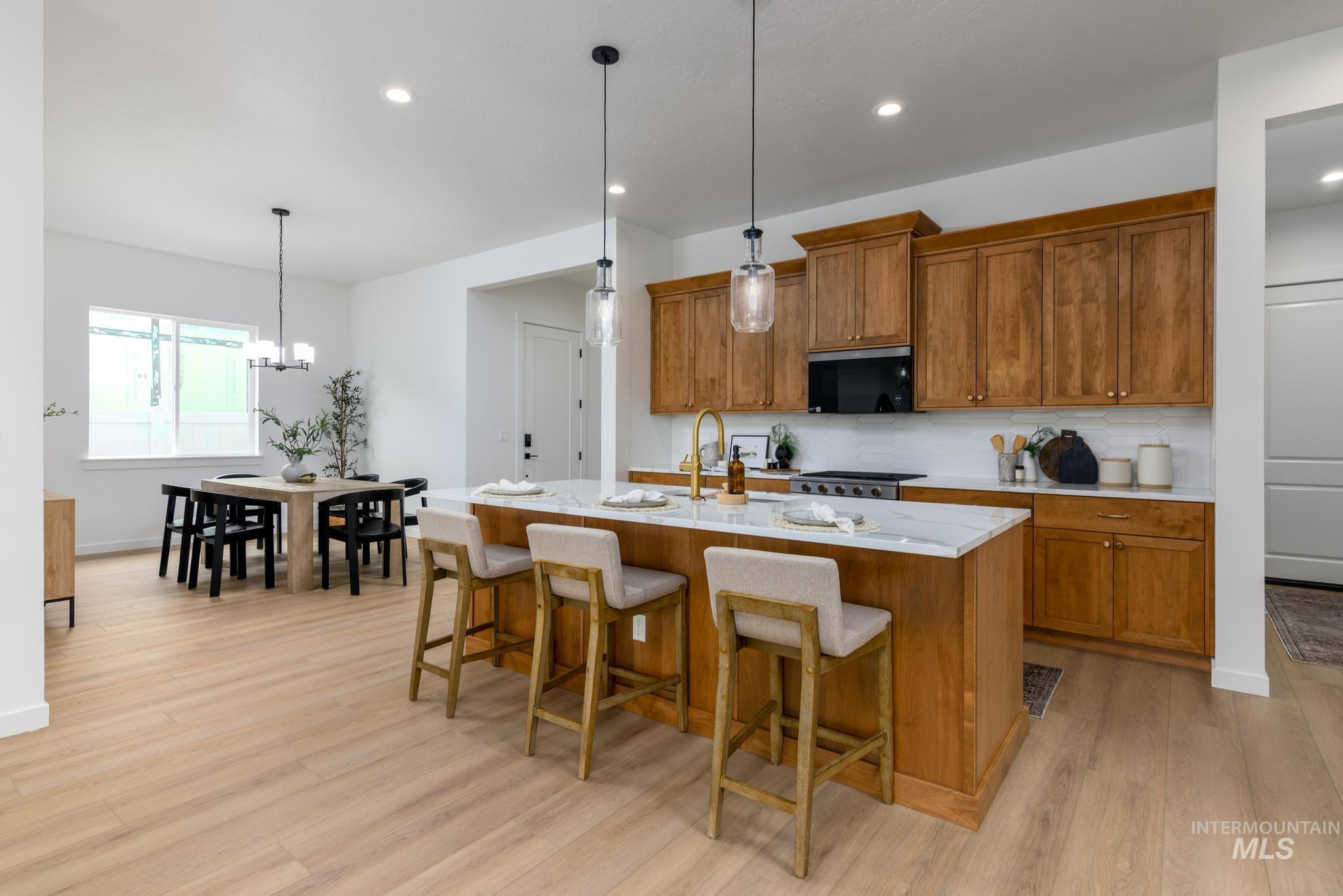 8531 W Chamblee St, Star, Idaho 83669, 2 Bedrooms, 2 Bathrooms, Residential For Sale, Price $559,000,MLS 98978958