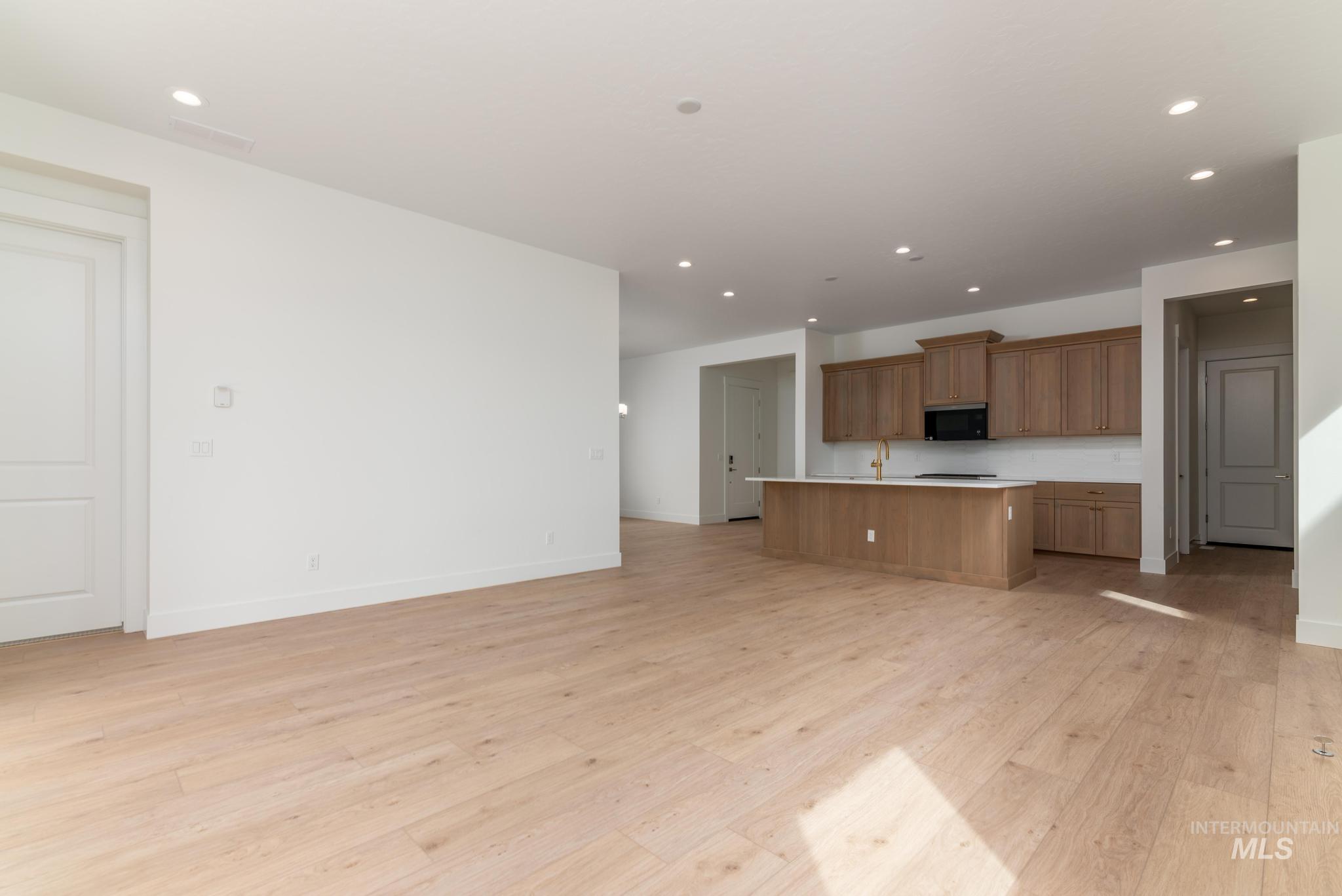 8531 W Chamblee St, Star, Idaho 83669, 2 Bedrooms, 2 Bathrooms, Residential For Sale, Price $559,000,MLS 98978958