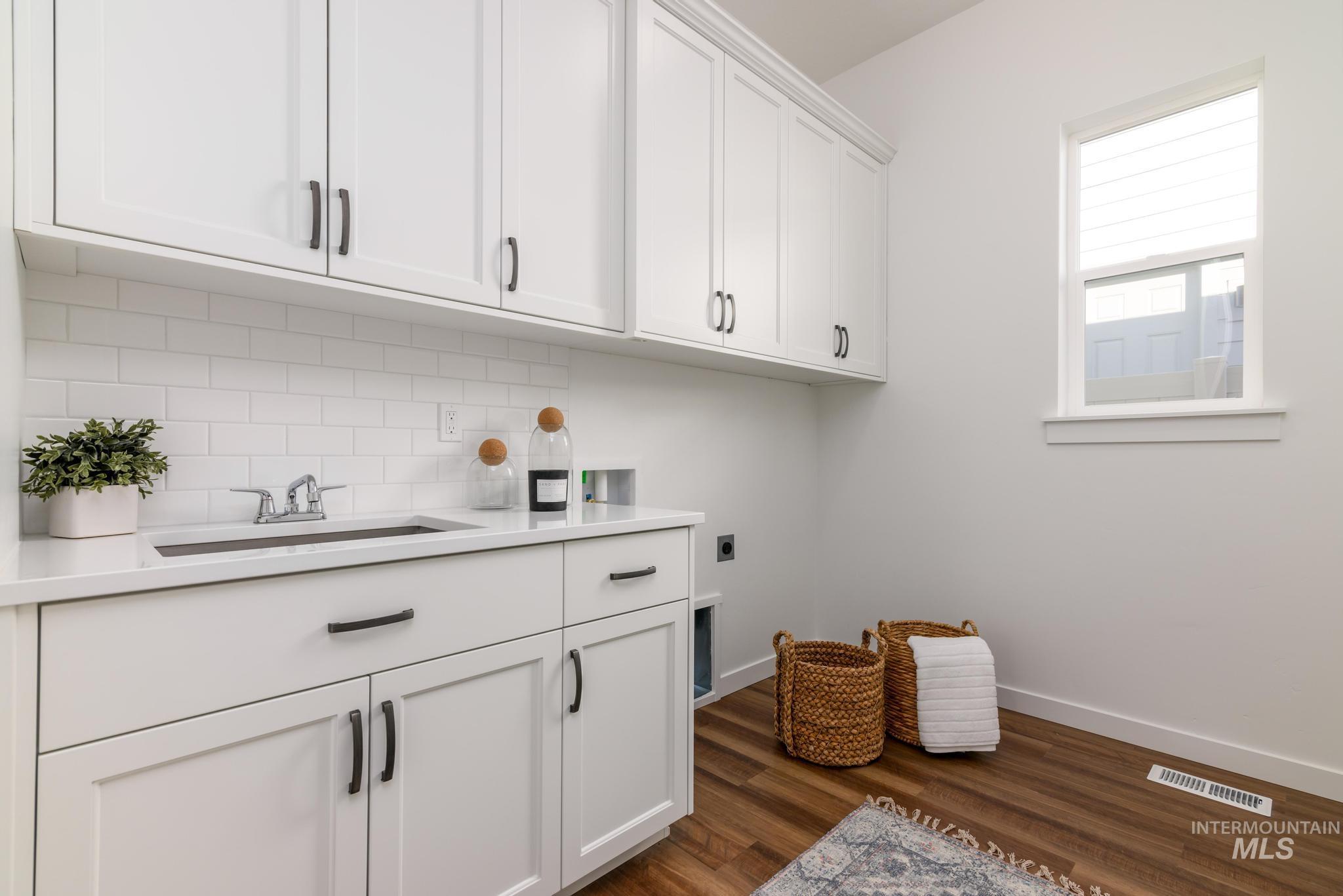 8537 W Fanning St, Star, Idaho 83669, 2 Bedrooms, 2 Bathrooms, Residential For Sale, Price $579,000, 98978959