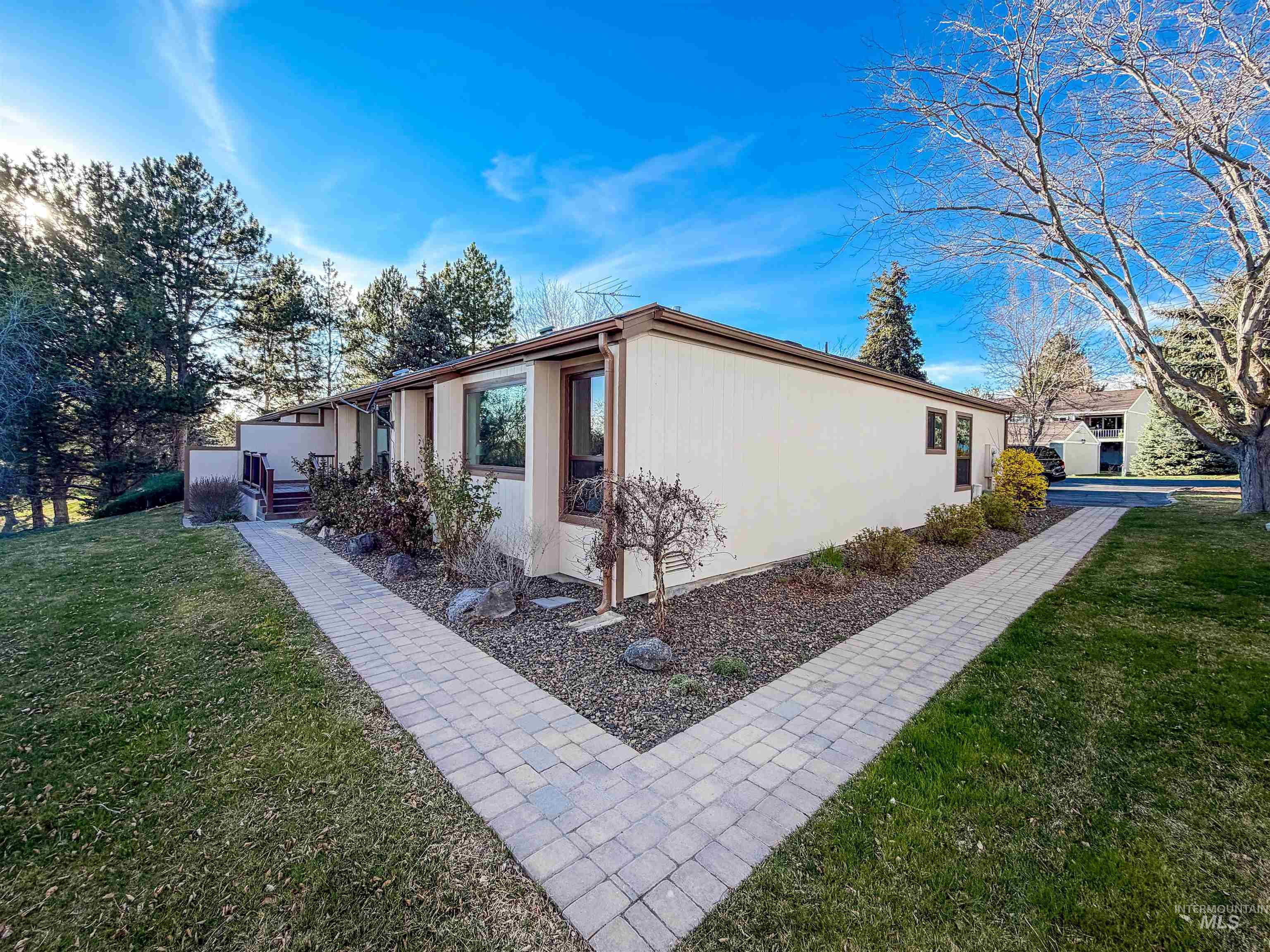 632 Morrison, Twin Falls, Idaho 83301, 2 Bedrooms, 3 Bathrooms, Residential For Sale, Price $365,000,MLS 98978961